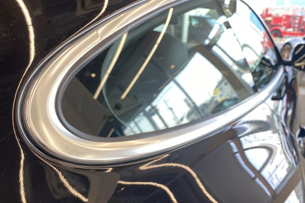 ポルシェのモール錆（サビ）落とします。