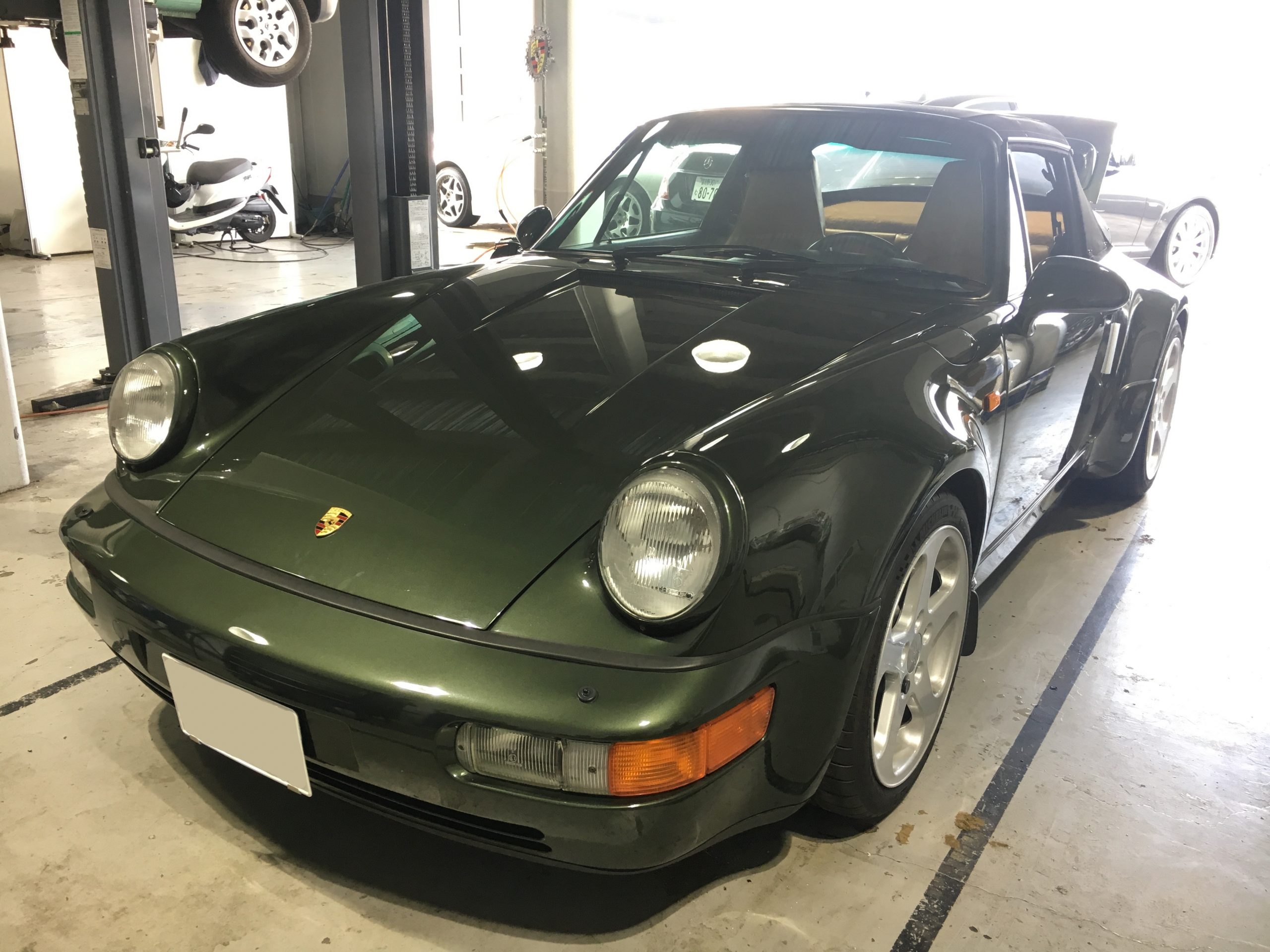 ポルシェ空冷911カレラ2（Type964）ティプトロニック<br>オークグリーンメタリック