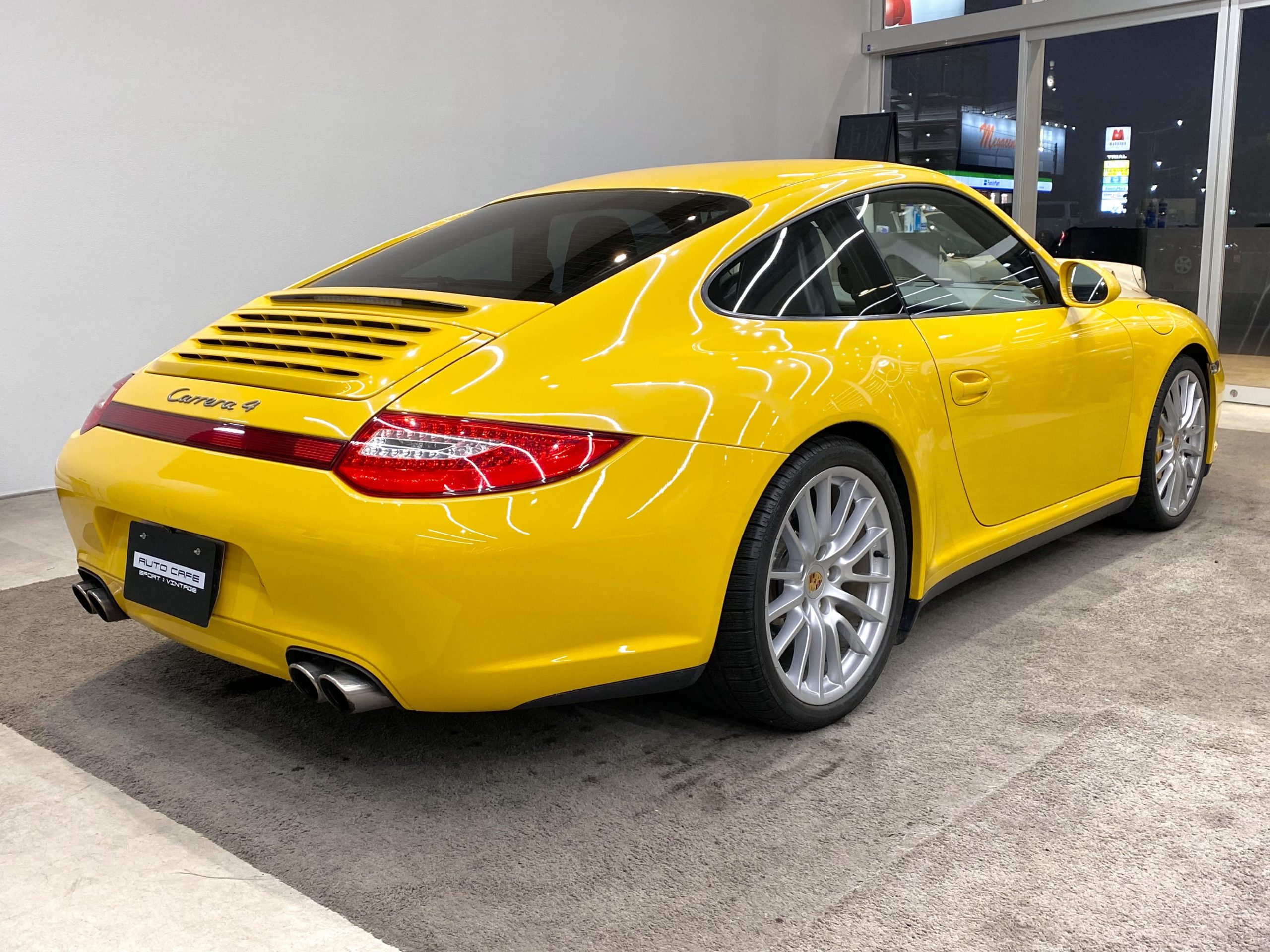 ポルシェ911カレラ4（Type997後期）PDK<br>スピードイエロー