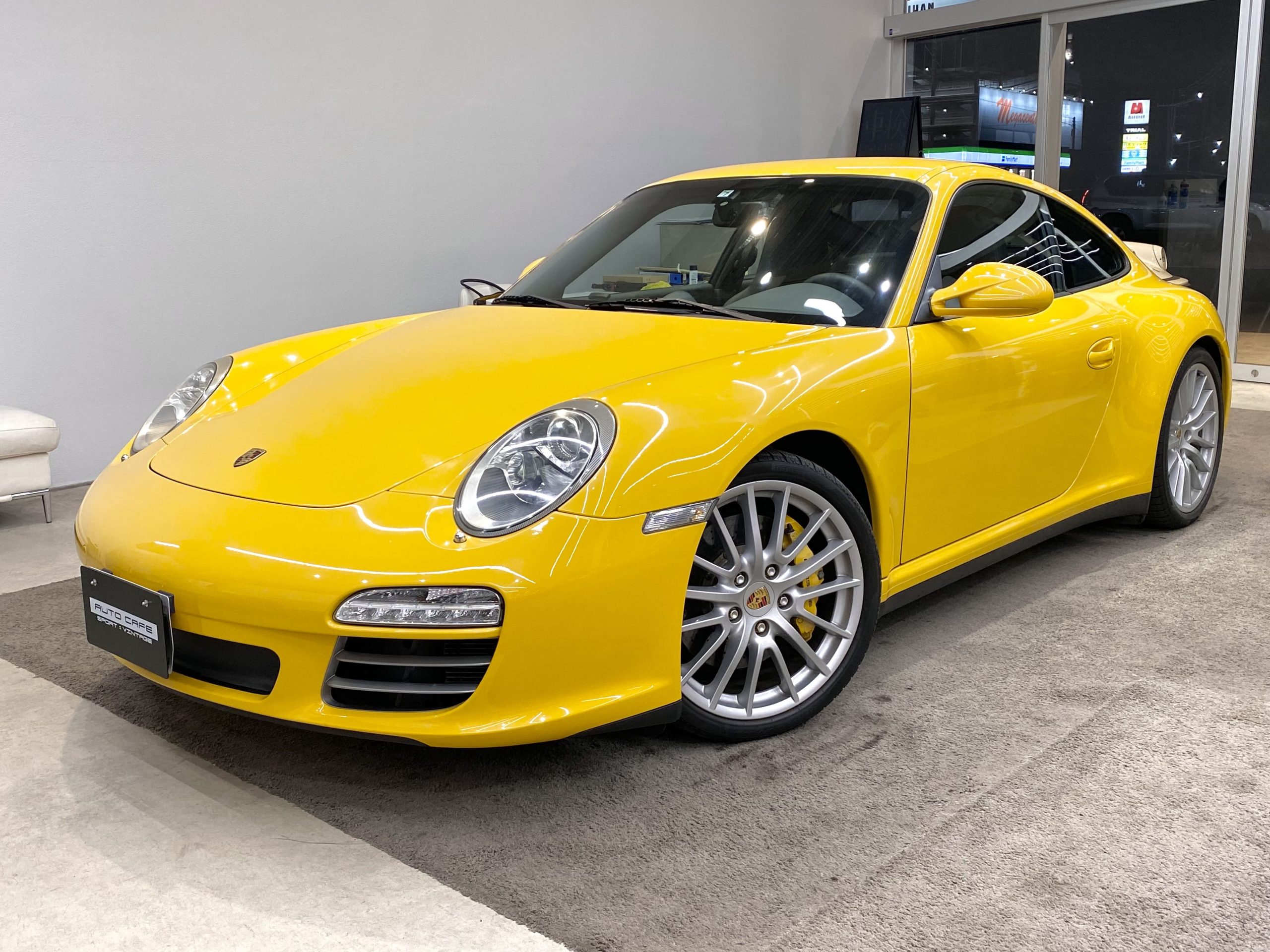 ポルシェ911カレラ4（Type997後期）PDK<br>スピードイエロー