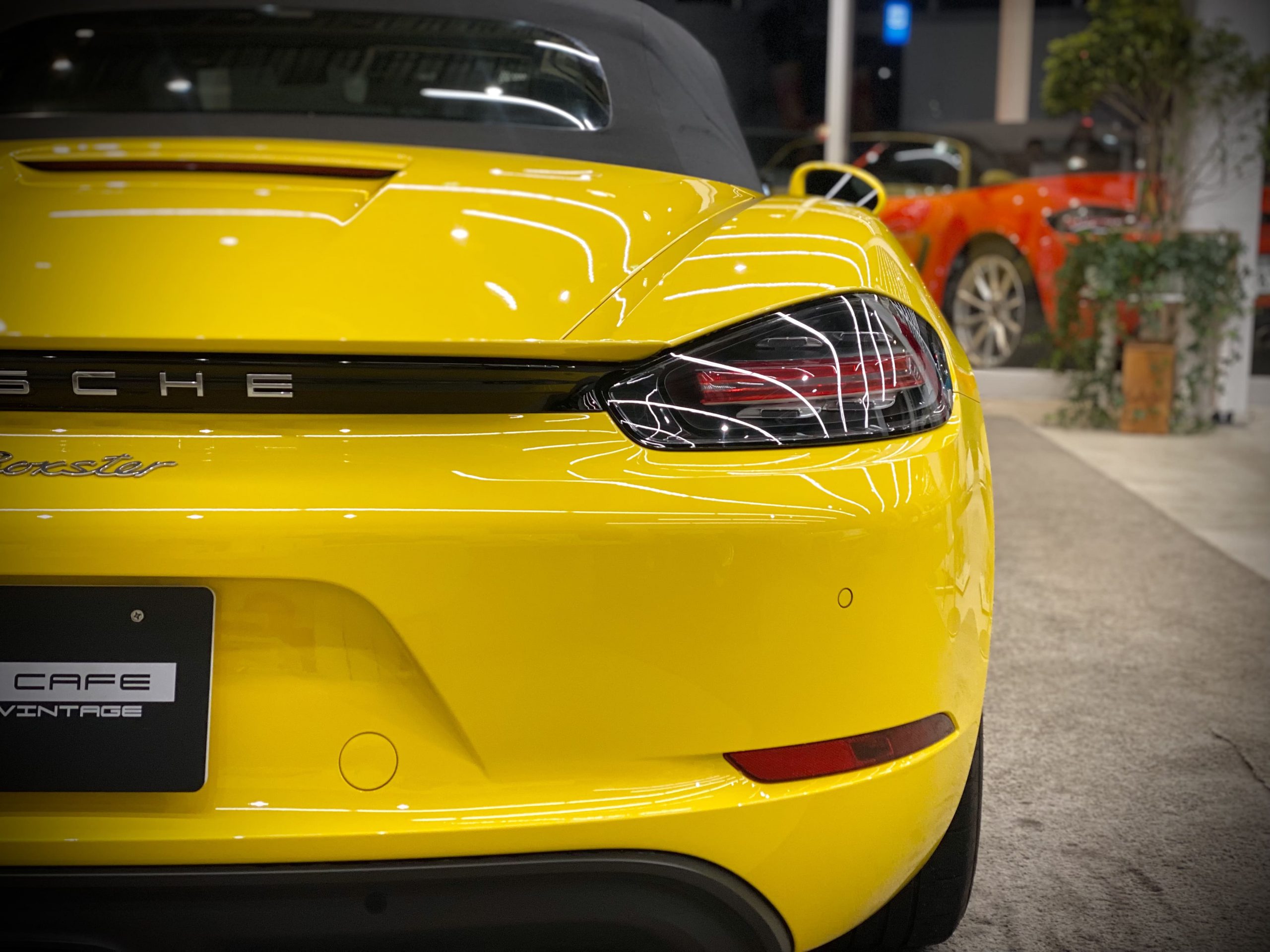 ポルシェ 718 Boxster スタイルED PDK 1オーナー オプション総額371万円 ルビースターネオ スポーツクロノPKG PDLS＋  BOSE PASM パワーステアリングプラス【新車保証令和9年2月迄】中古車