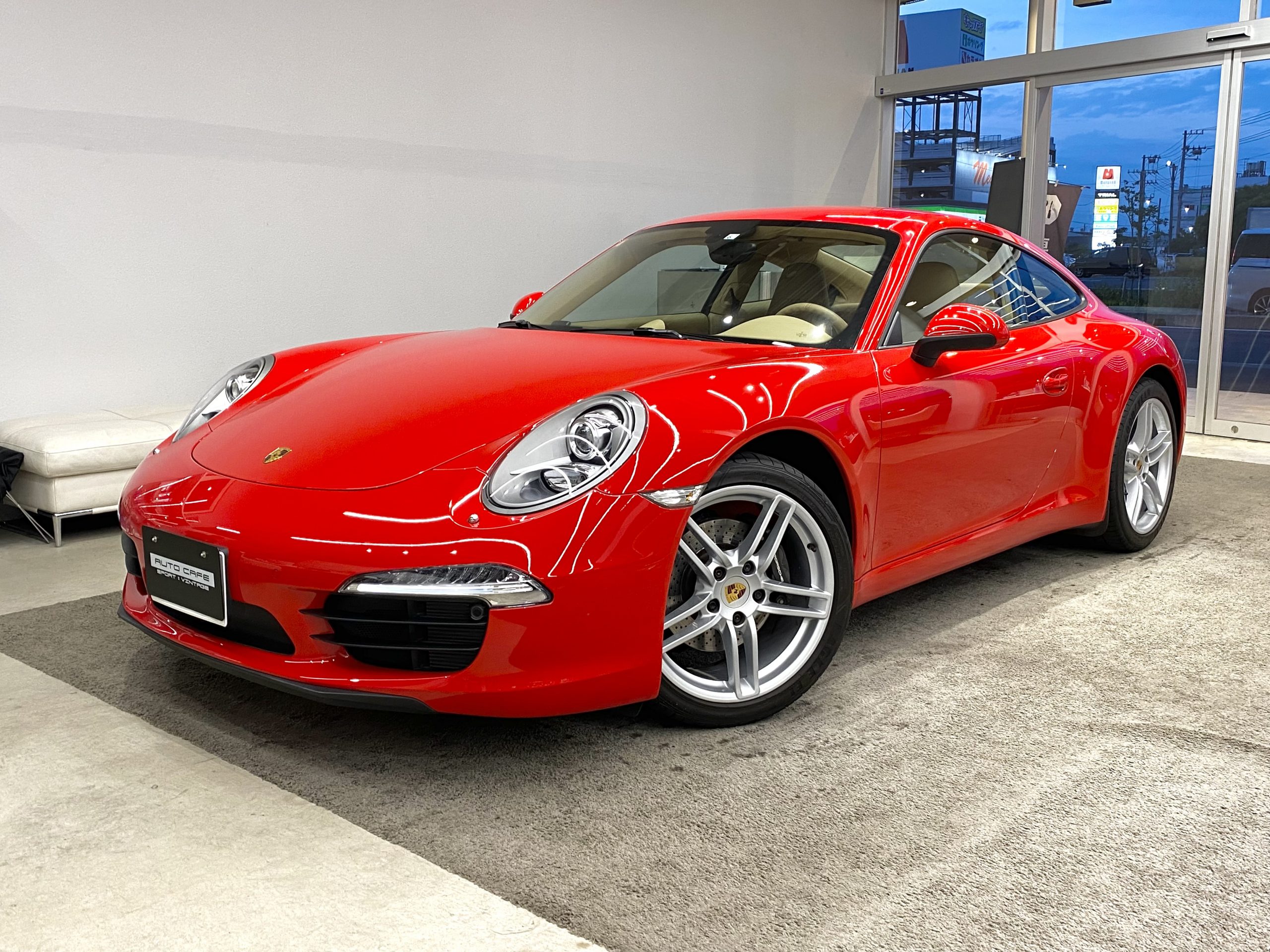 ポルシェ911カレラ（Type991.1）PDK<br>ガーズレッド