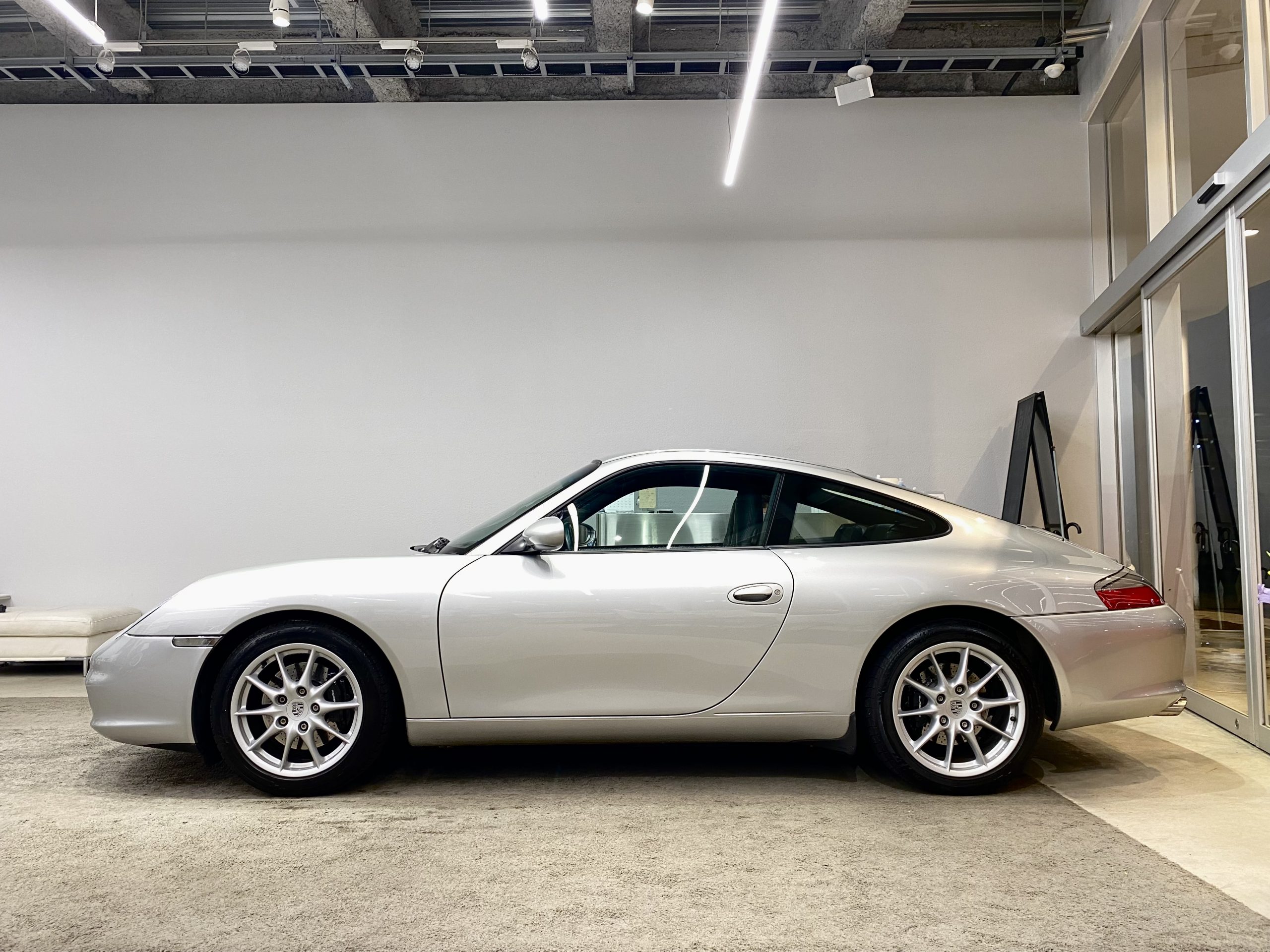 ポルシェ911カレラ（Type996後期）ティプトロニックS<br>アークティックシルバーメタリック