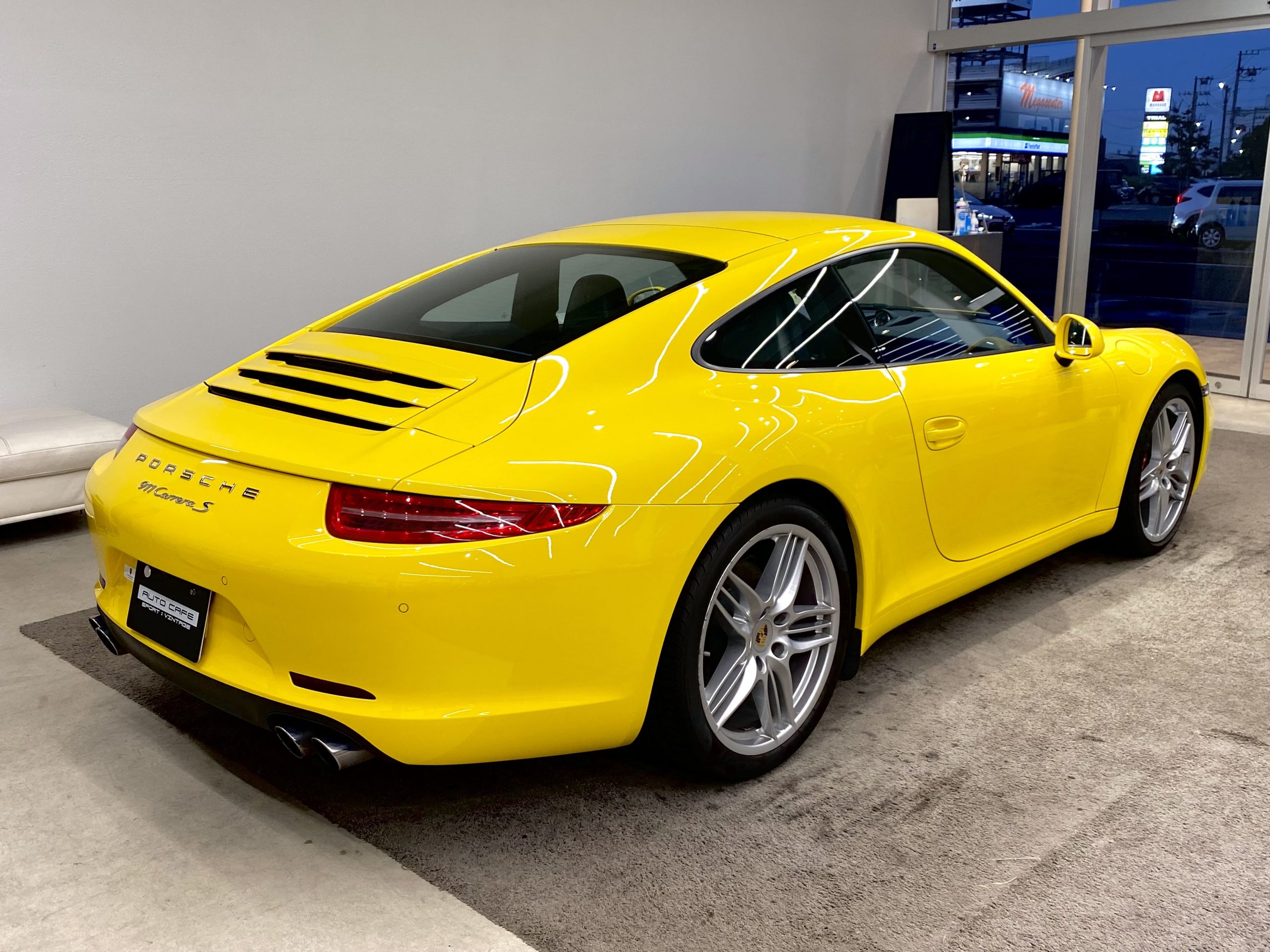 ポルシェ911カレラS（Type991.1）PDK<br>レーシングイエロー