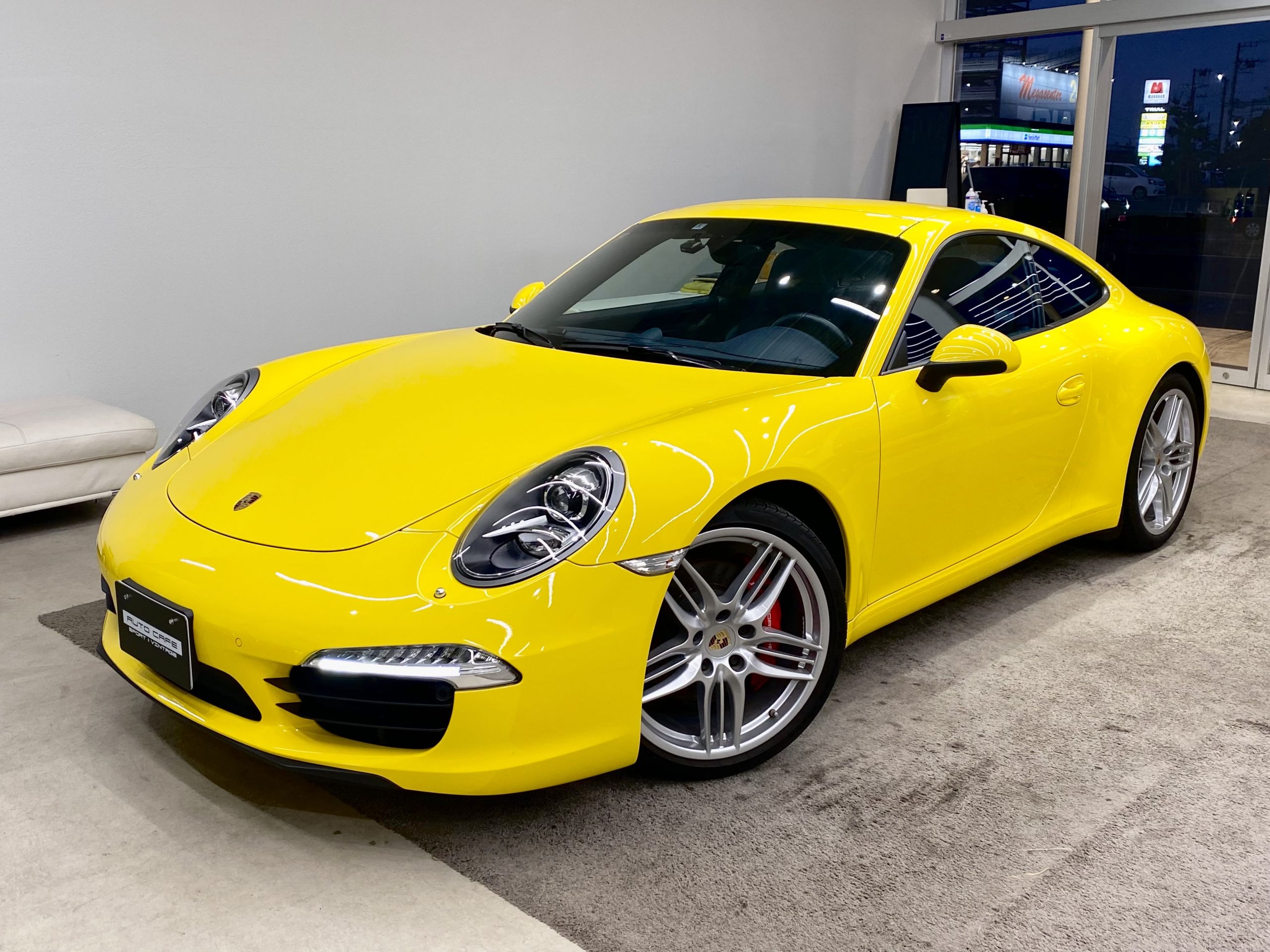 ポルシェ911カレラS（Type991.1）PDK<br>レーシングイエロー