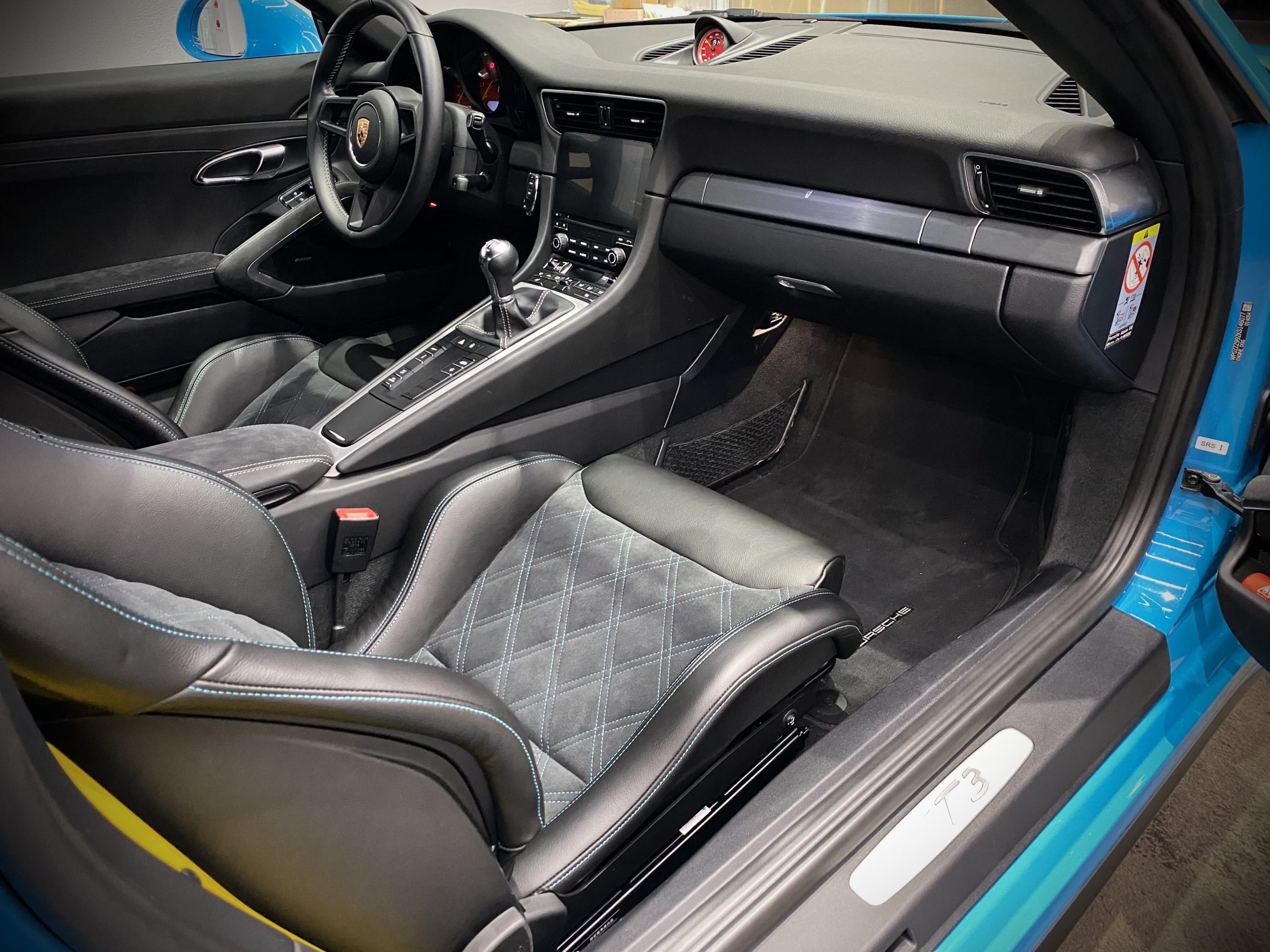ポルシェ911GT3（Type991.2）6MT<br>マイアミブルー