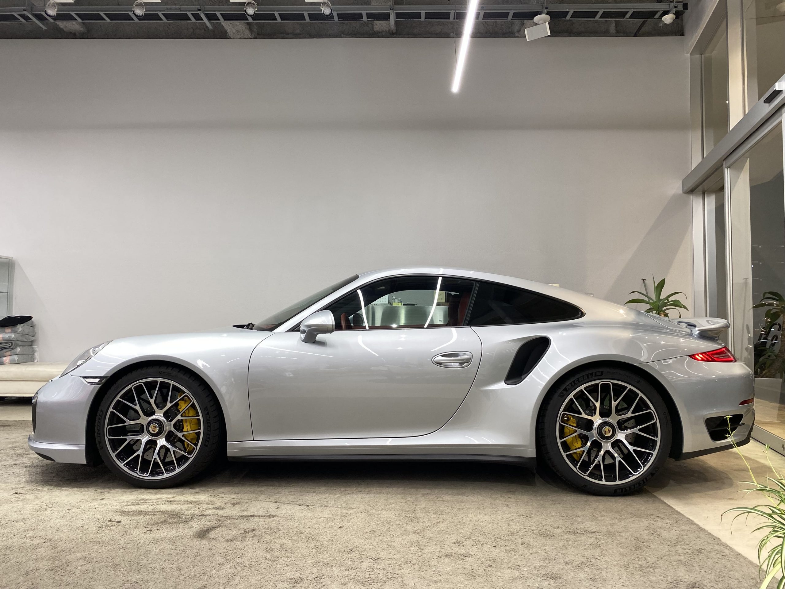 ポルシェ911ターボS（Type991.1）PDK<br>ロジウムシルバーメタリック