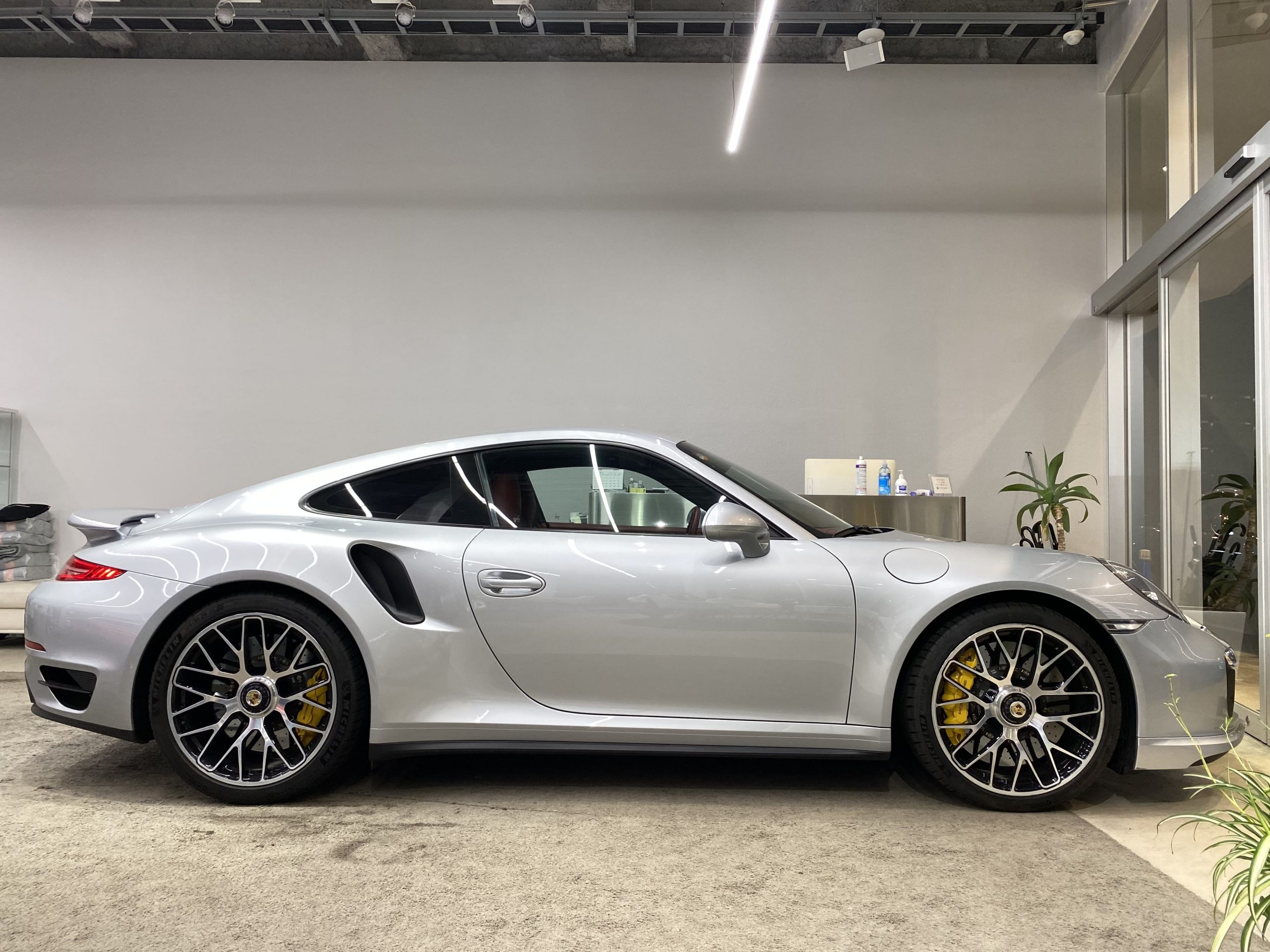 ポルシェ911ターボS（Type991.1）PDK<br>ロジウムシルバーメタリック