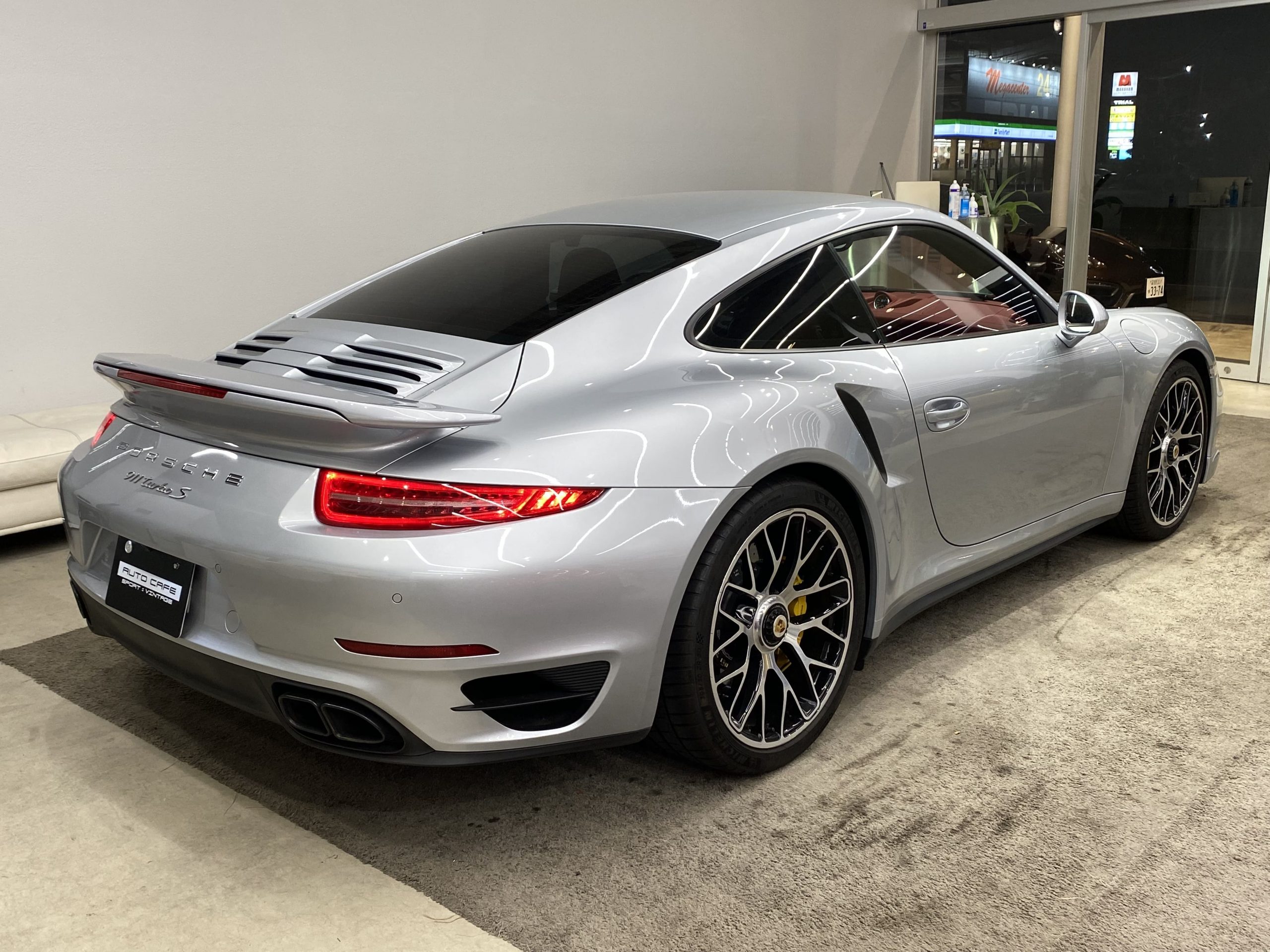 ポルシェ911ターボS（Type991.1）PDK<br>ロジウムシルバーメタリック