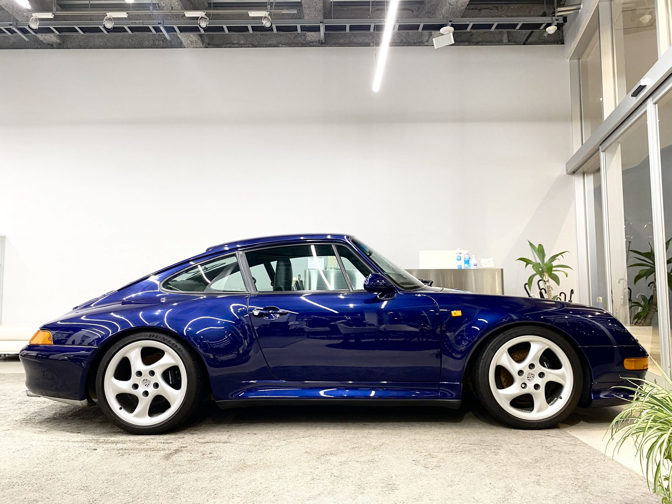 【空冷モデル】ポルシェ911カレラS<br>（Type993バリオラム）<br>アイリスブルーパールメタリック