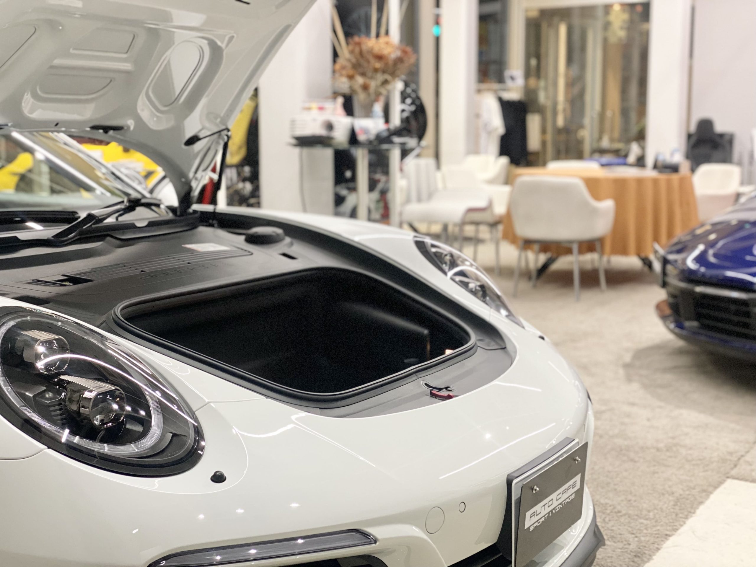 ポルシェ911カレラＴ（Type991.2）PDK<br>カレラT専用インテリア<br>＋4シート<br>スポーツクロノPKG<br>スポーツエグゾースト<br>OP多数