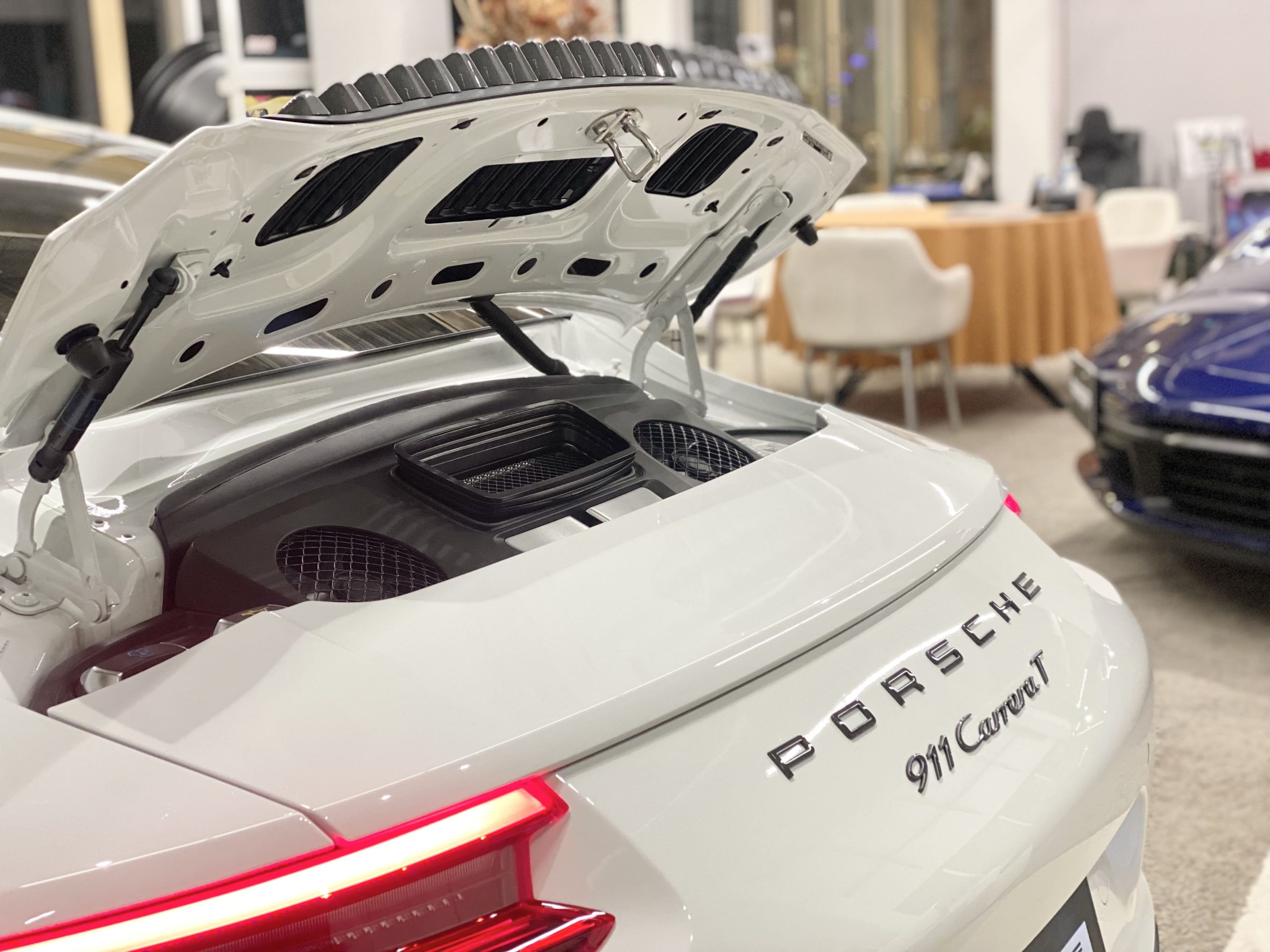 ポルシェ911カレラＴ（Type991.2）PDK<br>カレラT専用インテリア<br>＋4シート<br>スポーツクロノPKG<br>スポーツエグゾースト<br>OP多数