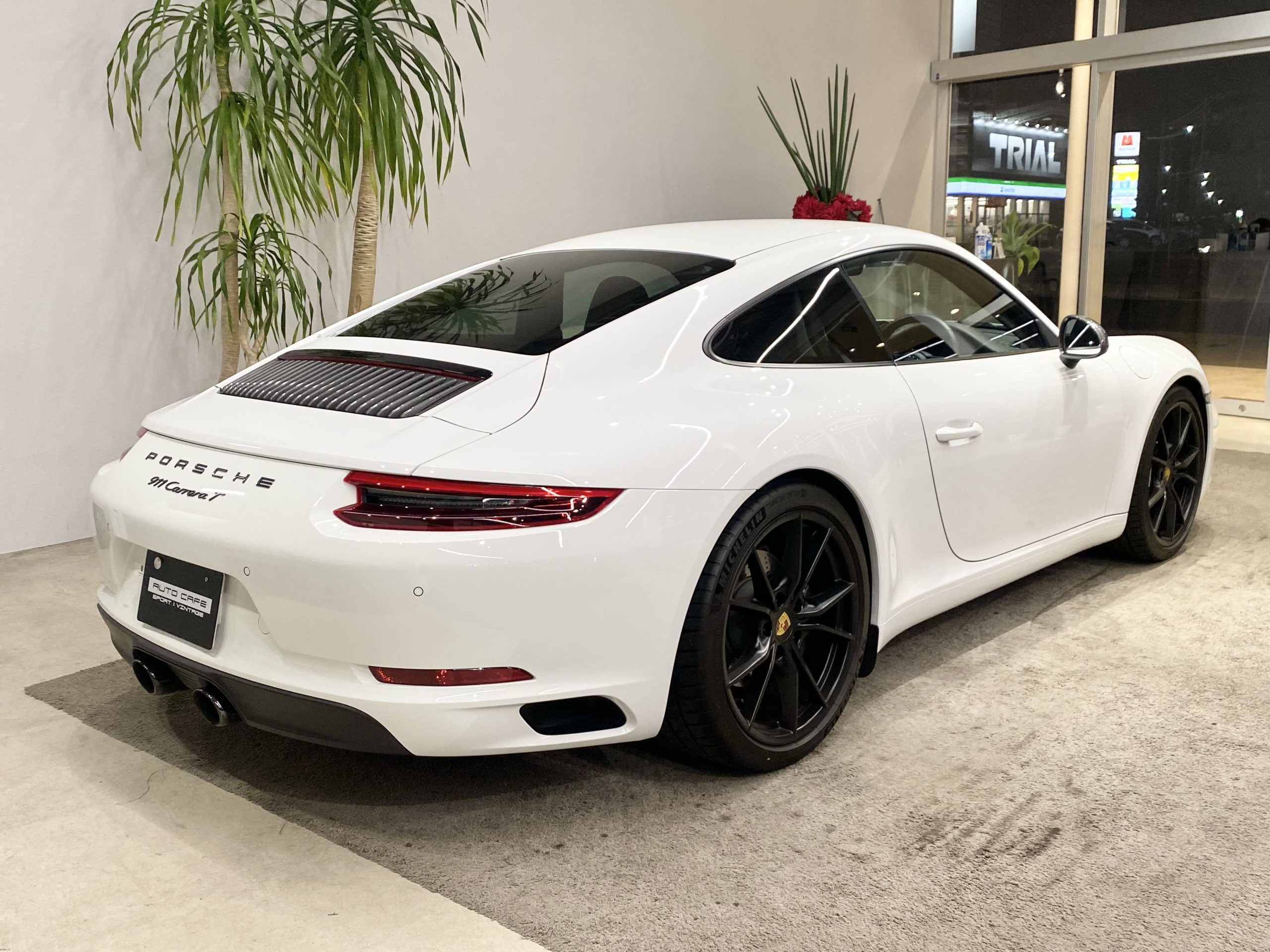 ポルシェ911カレラＴ（Type991.2）PDK<br>カレラT専用インテリア<br>＋4シート<br>スポーツクロノPKG<br>スポーツエグゾースト<br>OP多数