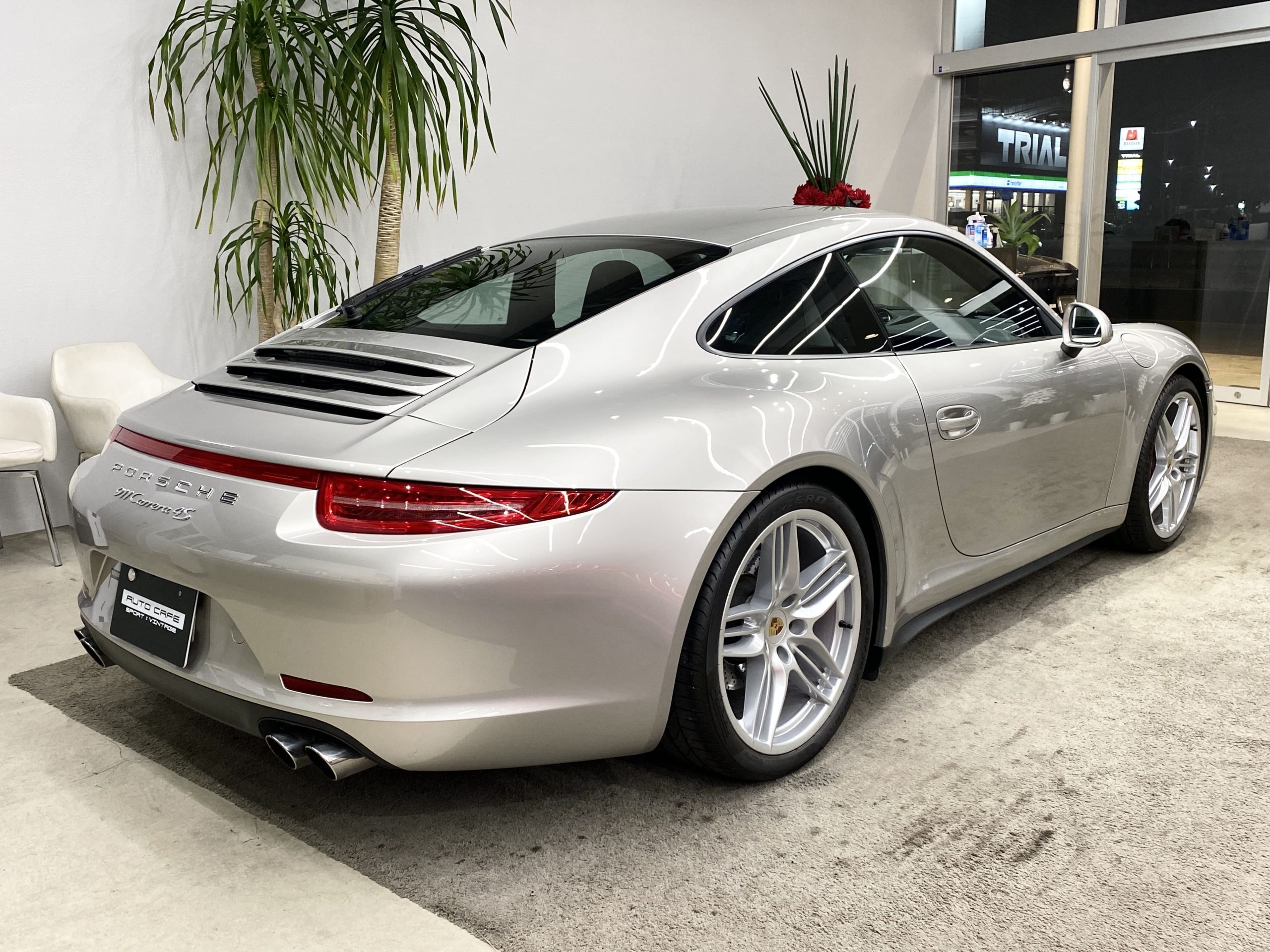 ポルシェ911カレラ4S（Type991.1）PDK<br>スポーツクロノPKG<br>スポーツエグゾースト<br>ツートンレザーインテリア