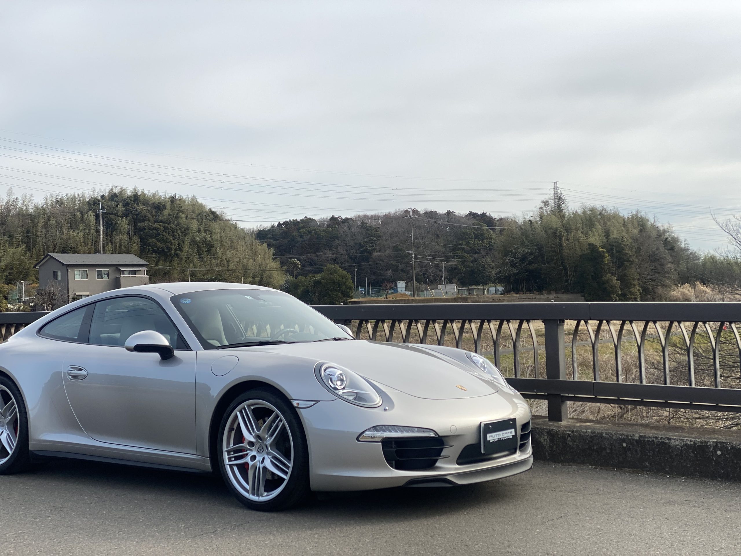 ポルシェ911カレラ4S（Type991.1）PDK<br>スポーツクロノPKG<br>スポーツエグゾースト<br>ツートンレザーインテリア