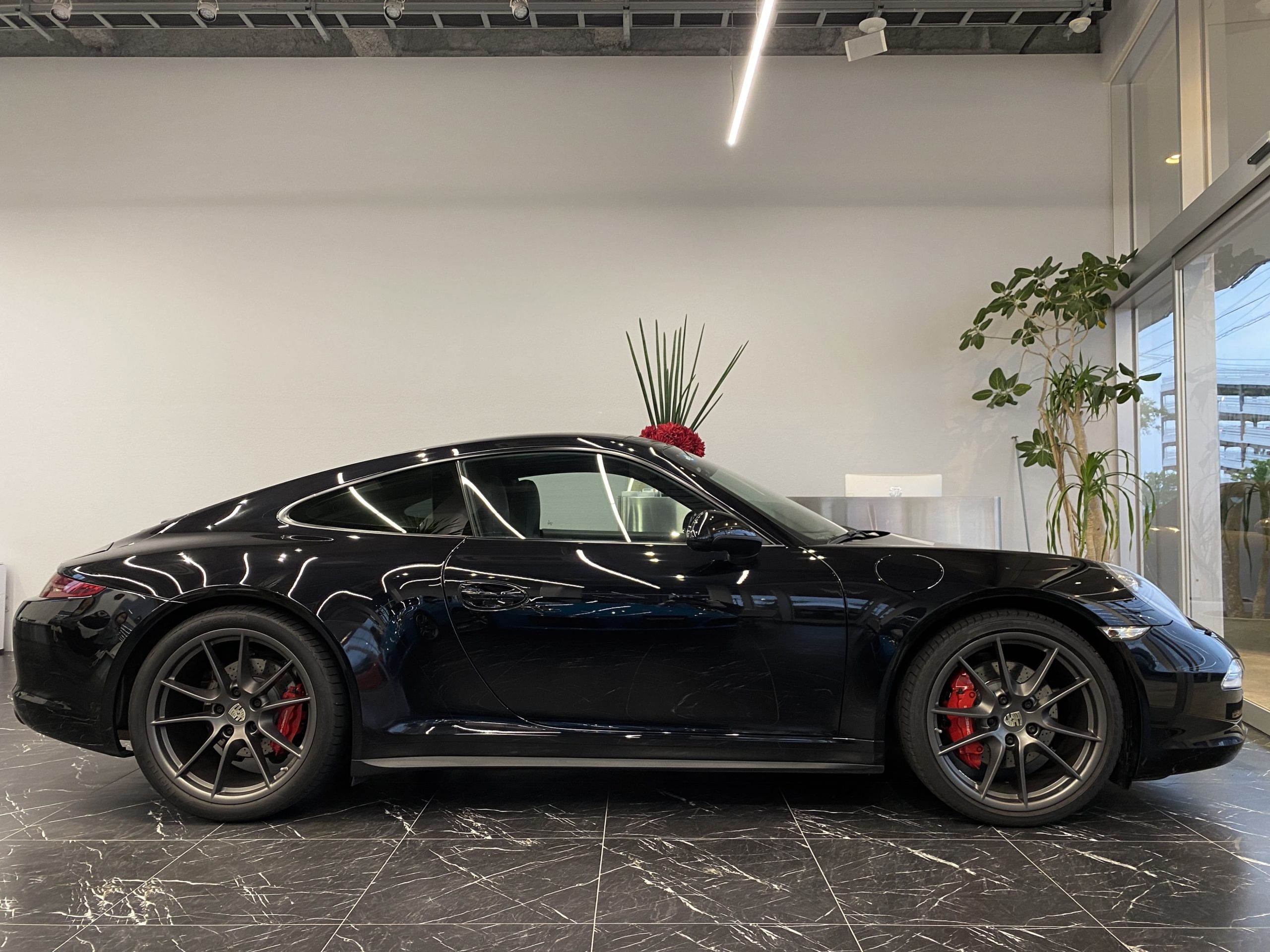 ポルシェ911カレラ4S（Type991.1）PDK<br>スポーツクロノPKG<br>スポーツエグゾースト<br>ガラススライドルーフ<br>シートベンチレーション＆ヒーター