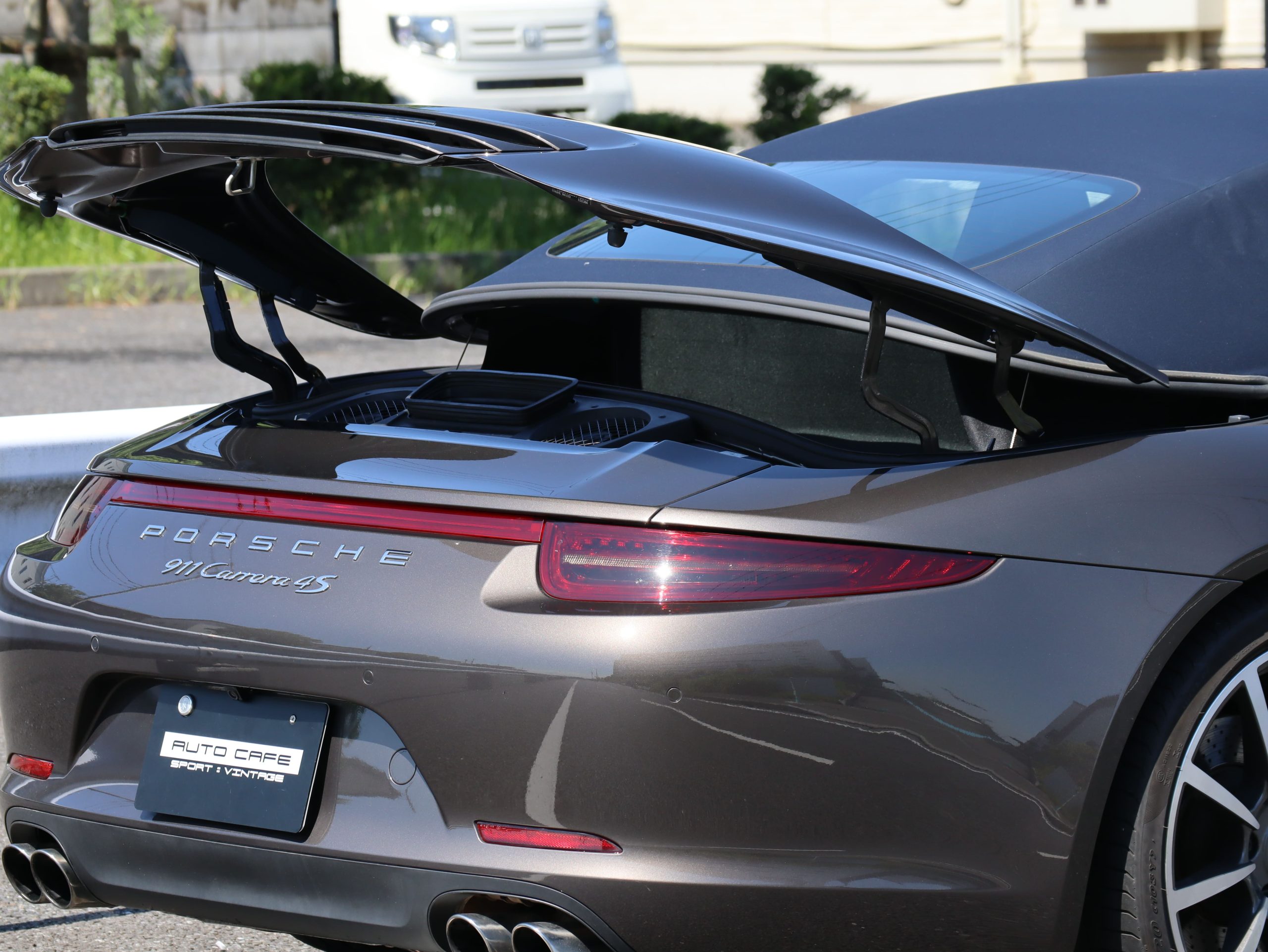 ポルシェ911カレラ4Sカブリオレ（Type991.1）PDK<br>ブラックレザーインテリア<br>スポーツクロノパッケージ<br>スポーツエグゾーストシステム<br>ダイナミックシャシーコントロール（PDCC）<br>エントリー＆ドライブシステム