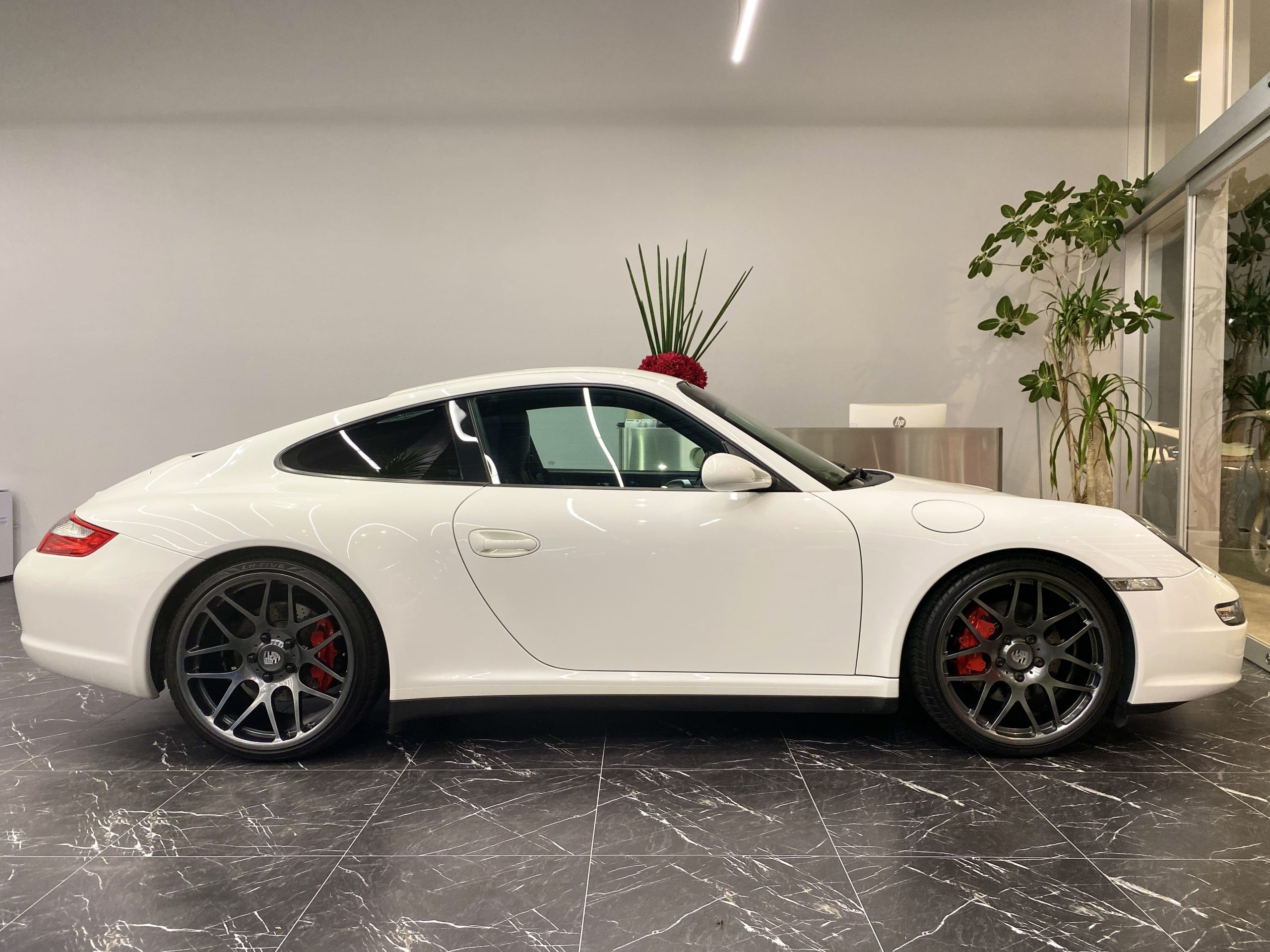 ポルシェ911カレラ4S（Type997.1）ティプトロニックS<br>ココアブラウンオールレザー<br>電動チルト/スライド式サンルーフ