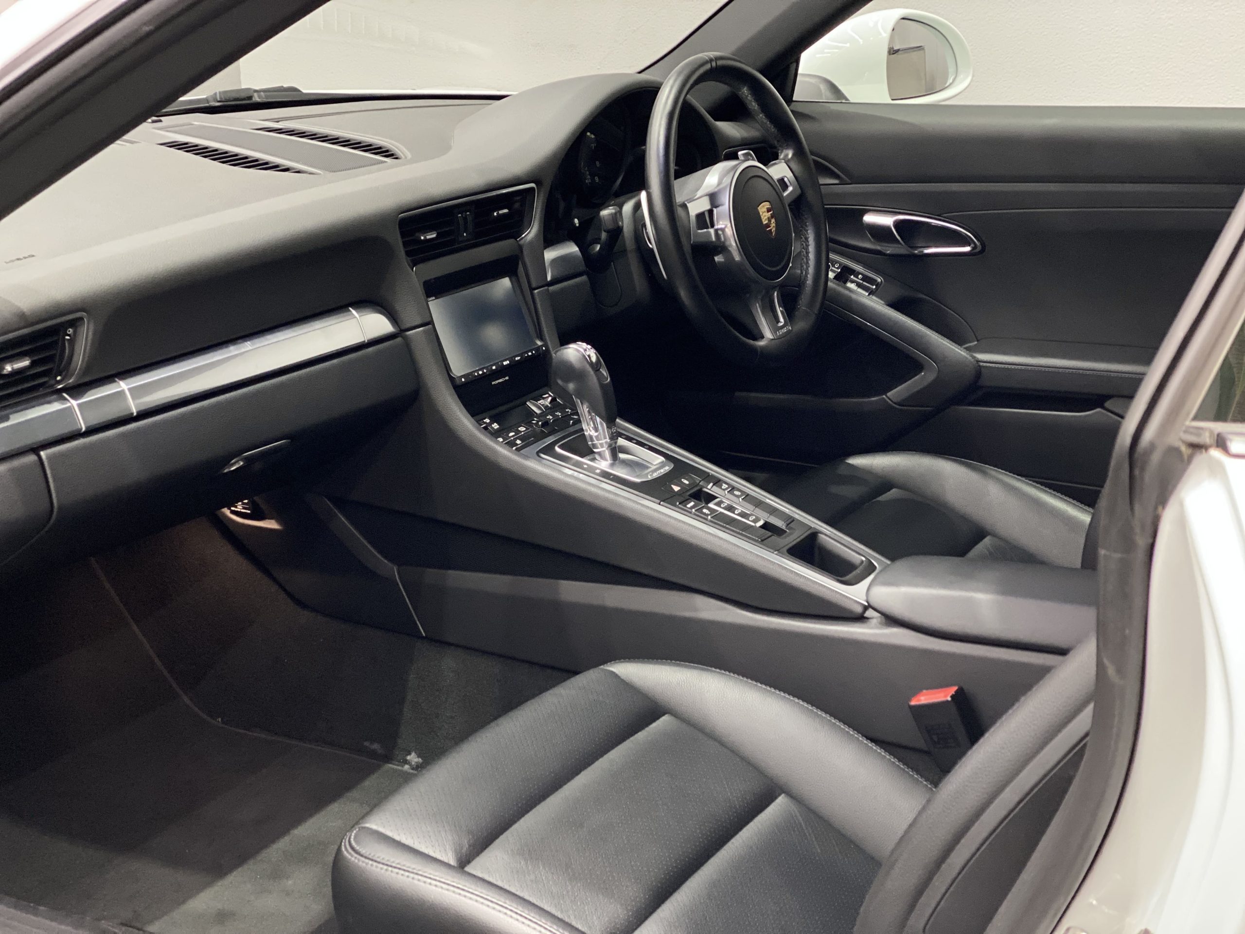 ポルシェ911カレラ（Type991.1）PDK<br>電動サンルーフ<br>PDLS付キセノンライト<br>20インチカレラSホイール