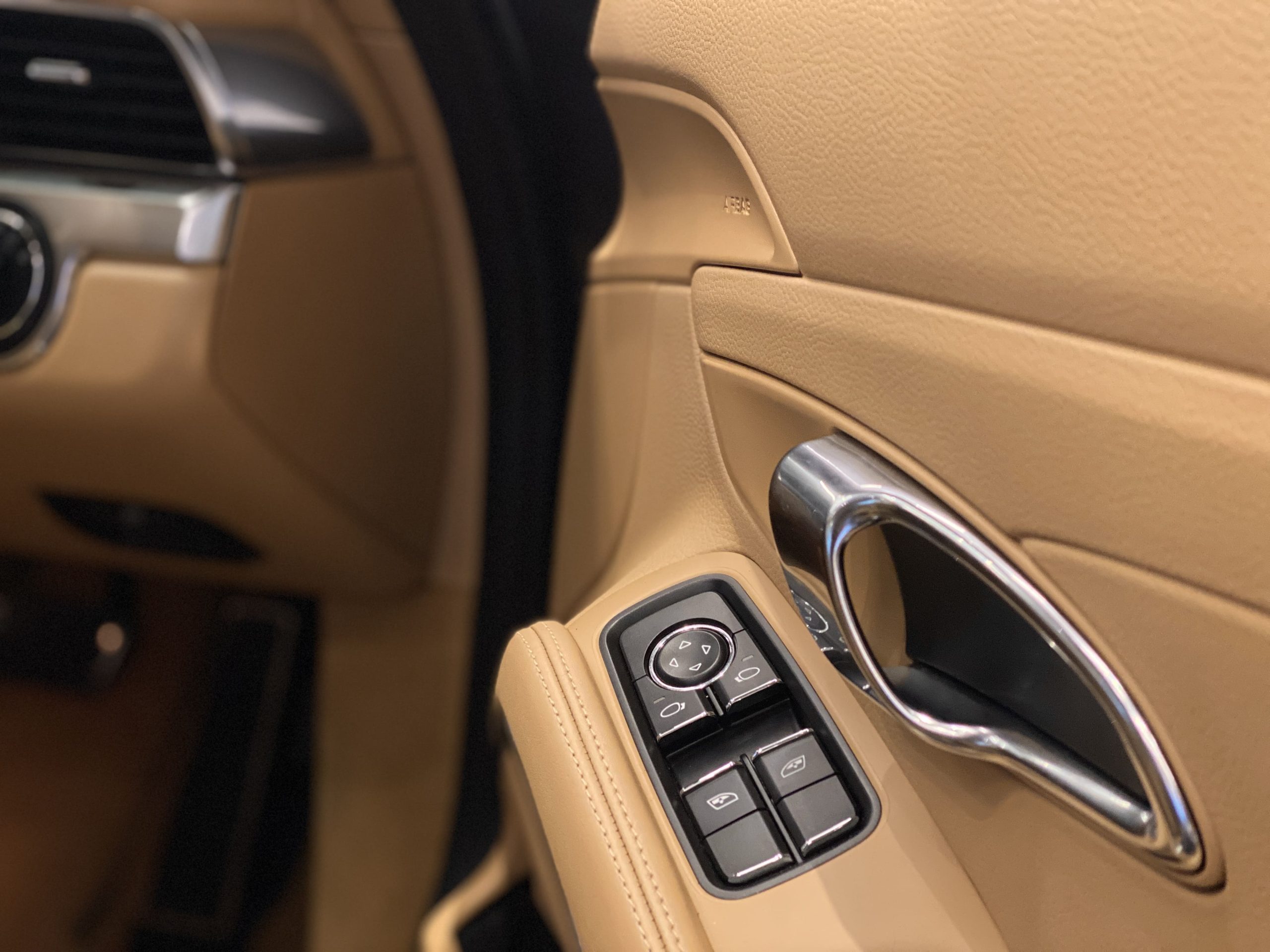 ポルシェ911カレラ4（Type991.1）PDK <br>スポーツクロノPKG<br>ベージュインテリア
