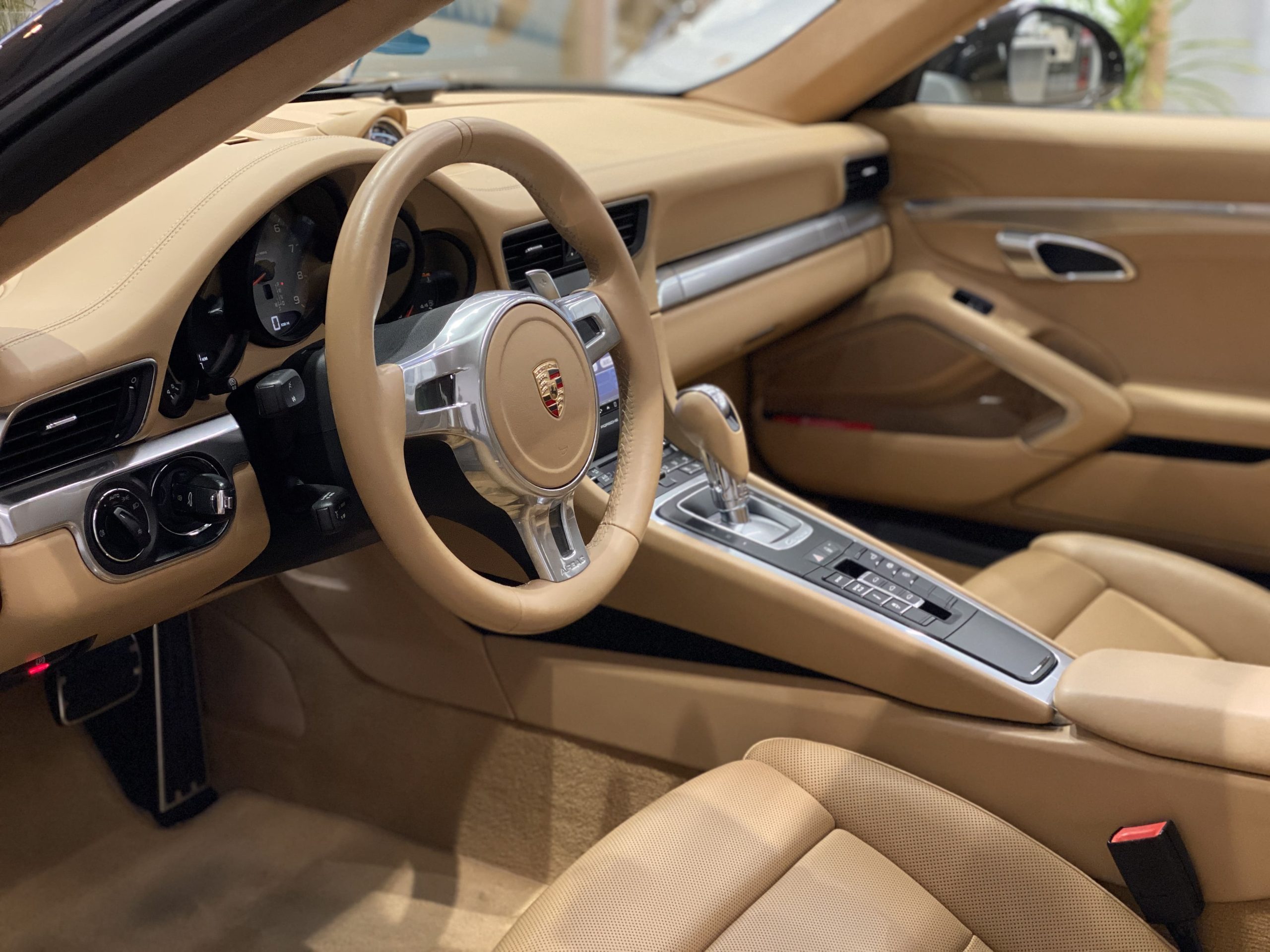 ポルシェ911カレラS（Type991.1）PDK<br>電動サンルーフ<br>スポーツクロノPKG<br>スポーツエグゾースト<br>レザーインテリア