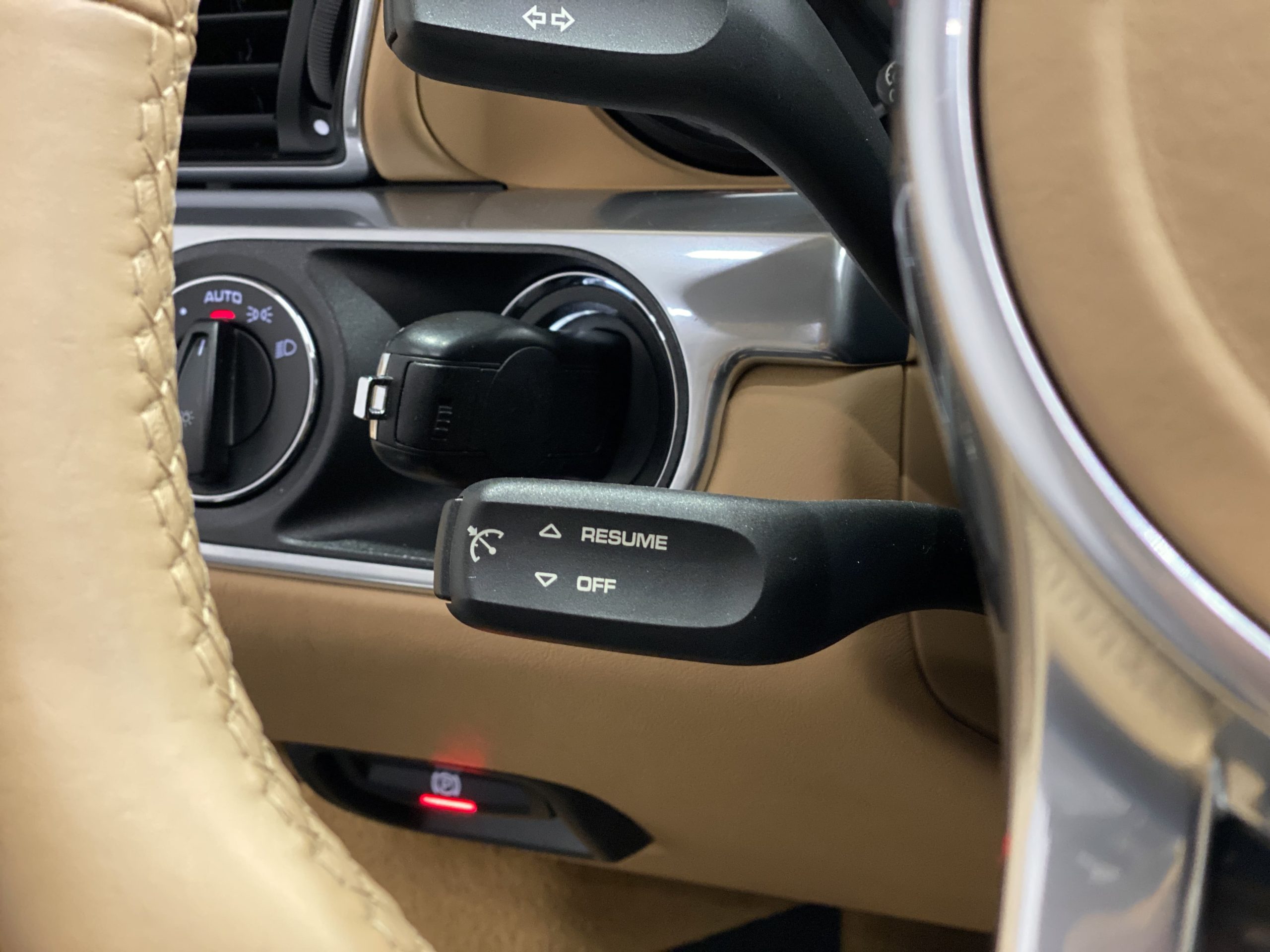 ポルシェ911カレラS（Type991.1）PDK<br>電動サンルーフ<br>スポーツクロノPKG<br>スポーツエグゾースト<br>レザーインテリア