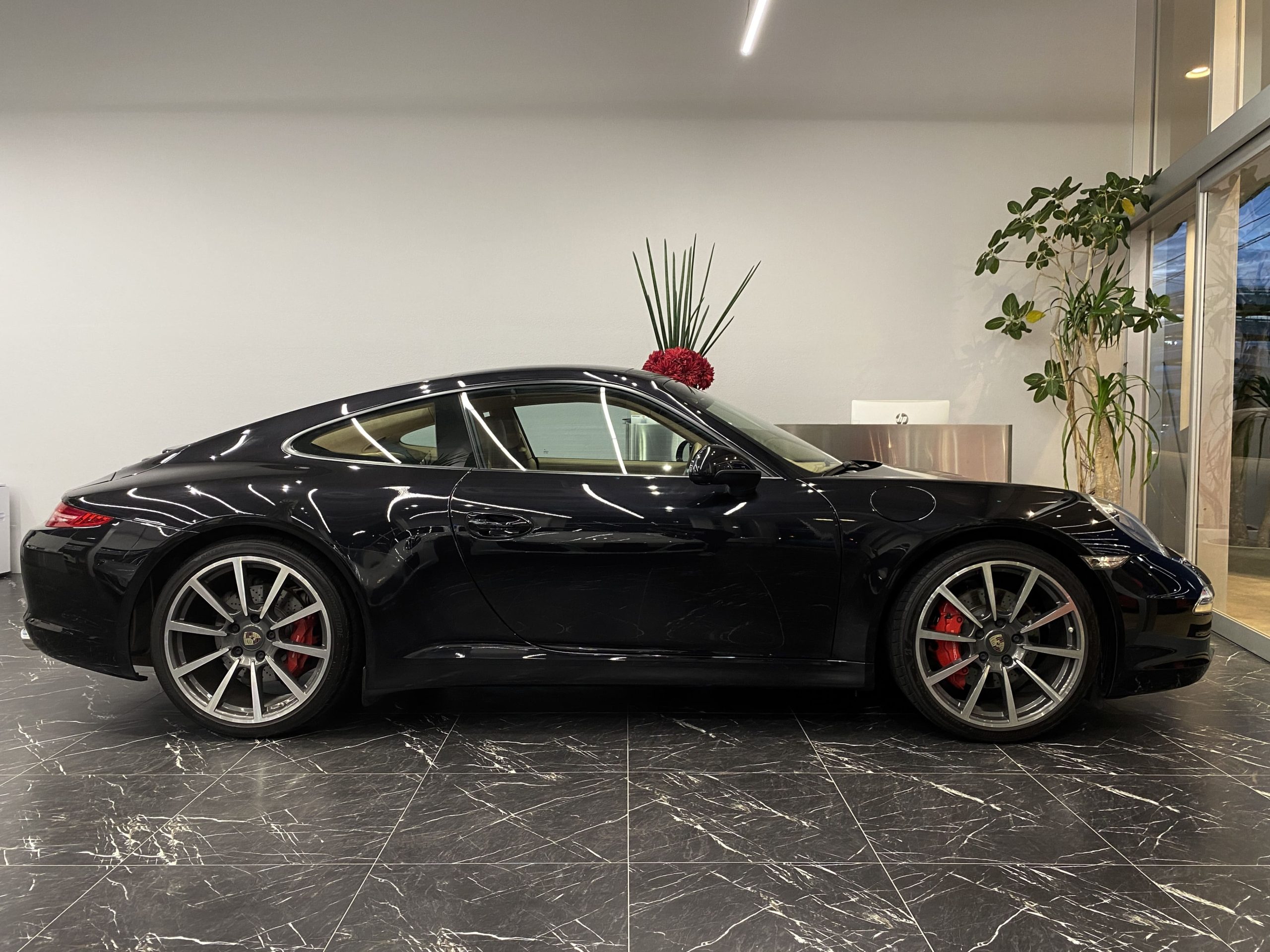 ポルシェ911カレラS（Type991.1）PDK<br>電動サンルーフ<br>スポーツクロノPKG<br>スポーツエグゾースト<br>レザーインテリア