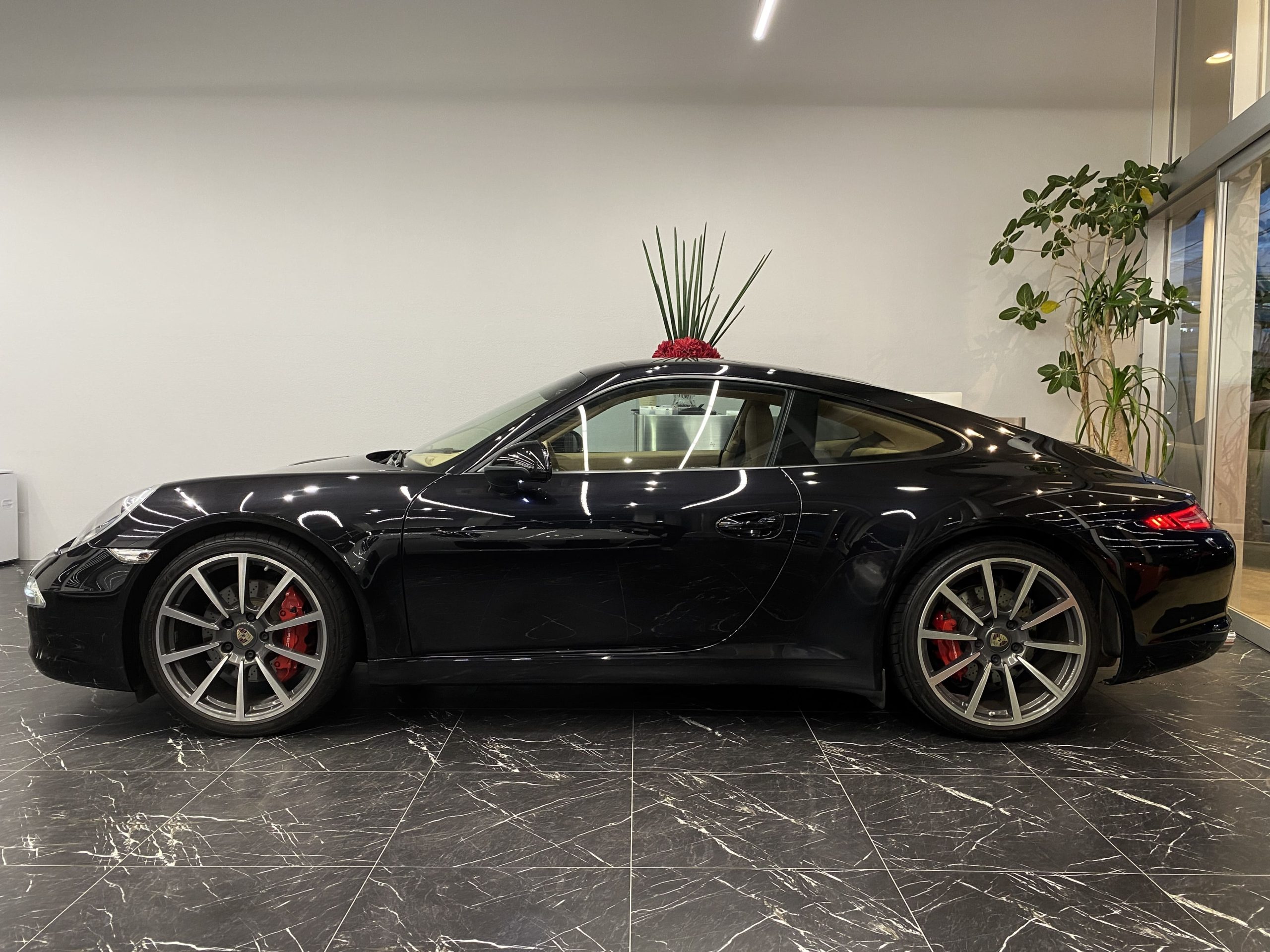 ポルシェ911カレラS（Type991.1）PDK<br>電動サンルーフ<br>スポーツクロノPKG<br>スポーツエグゾースト<br>レザーインテリア