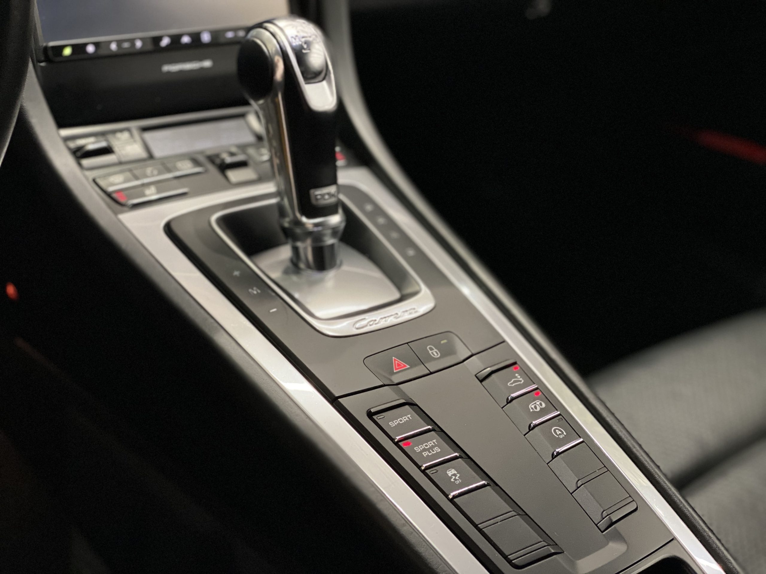 ポルシェ911カレラ（Type991.1）PDK<br>レザーインテリア<br>スポーツクロノPKG<br>スポーツエグゾースト