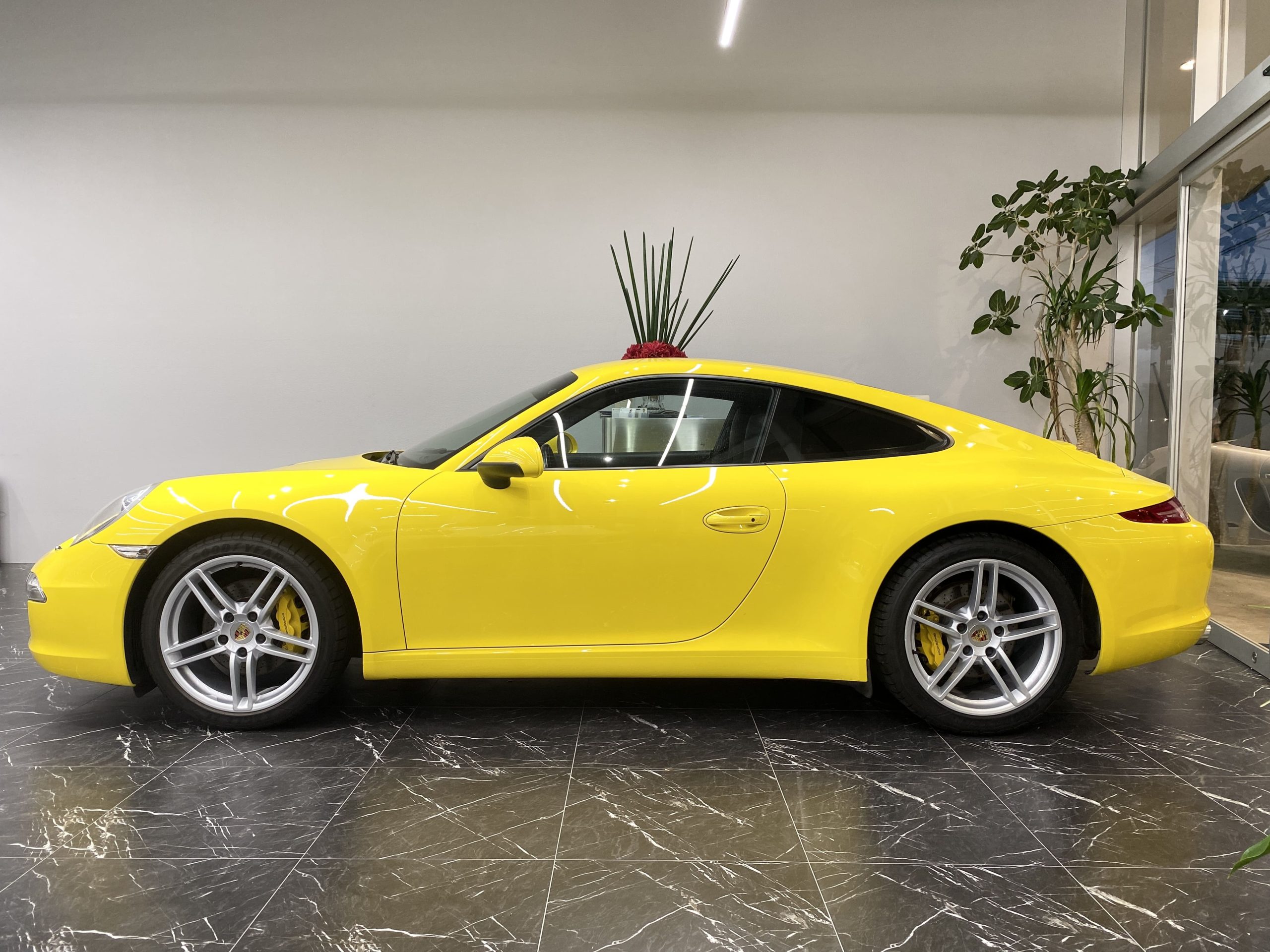 ポルシェ911カレラ（Type991.1）PDK<br>レザーインテリア<br>スポーツクロノPKG<br>スポーツエグゾースト