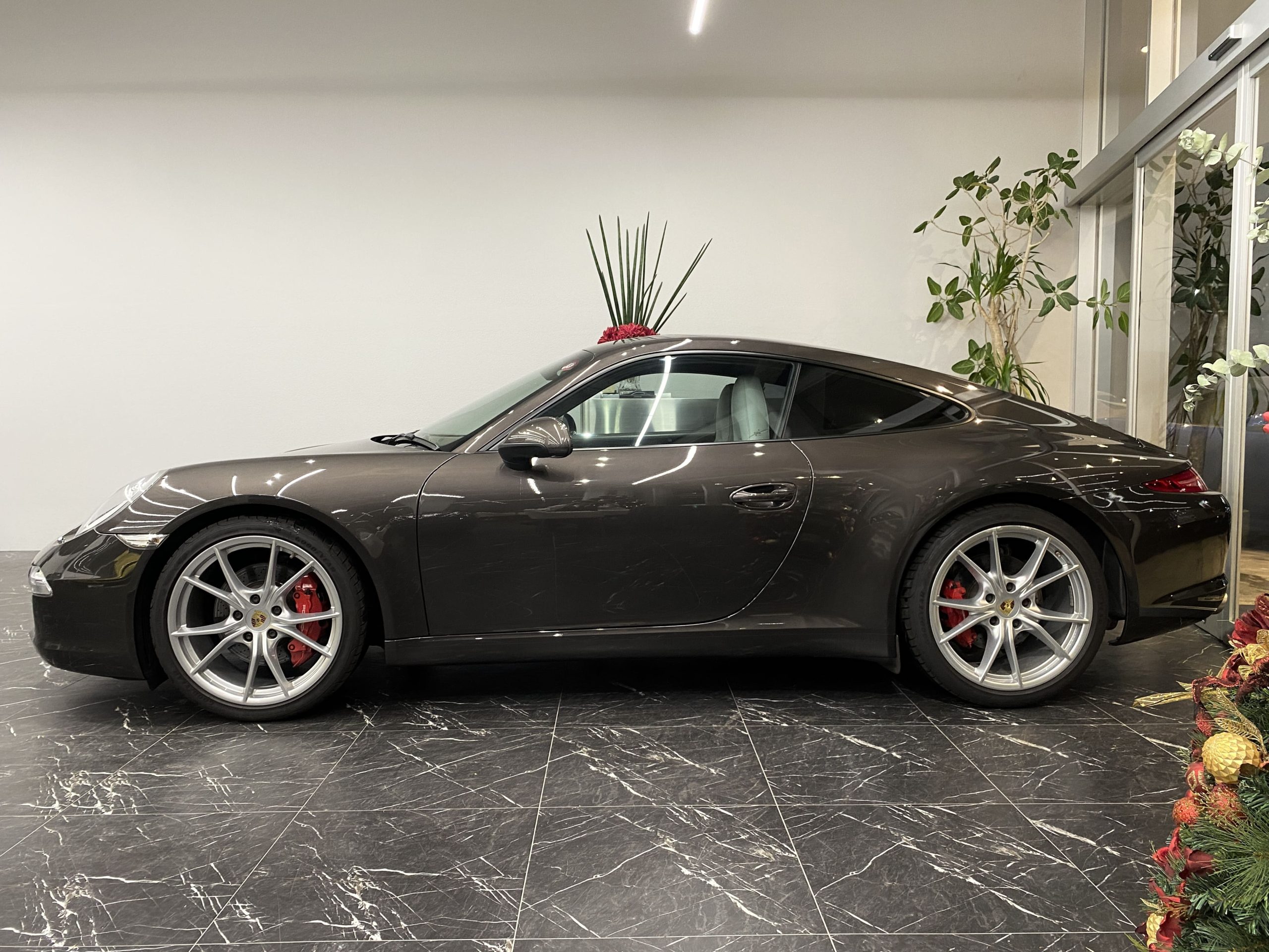 ポルシェ911カレラS（Type991.1）PDK<br>ツートンレザーインテリア<br>電動サンルーフ<br>