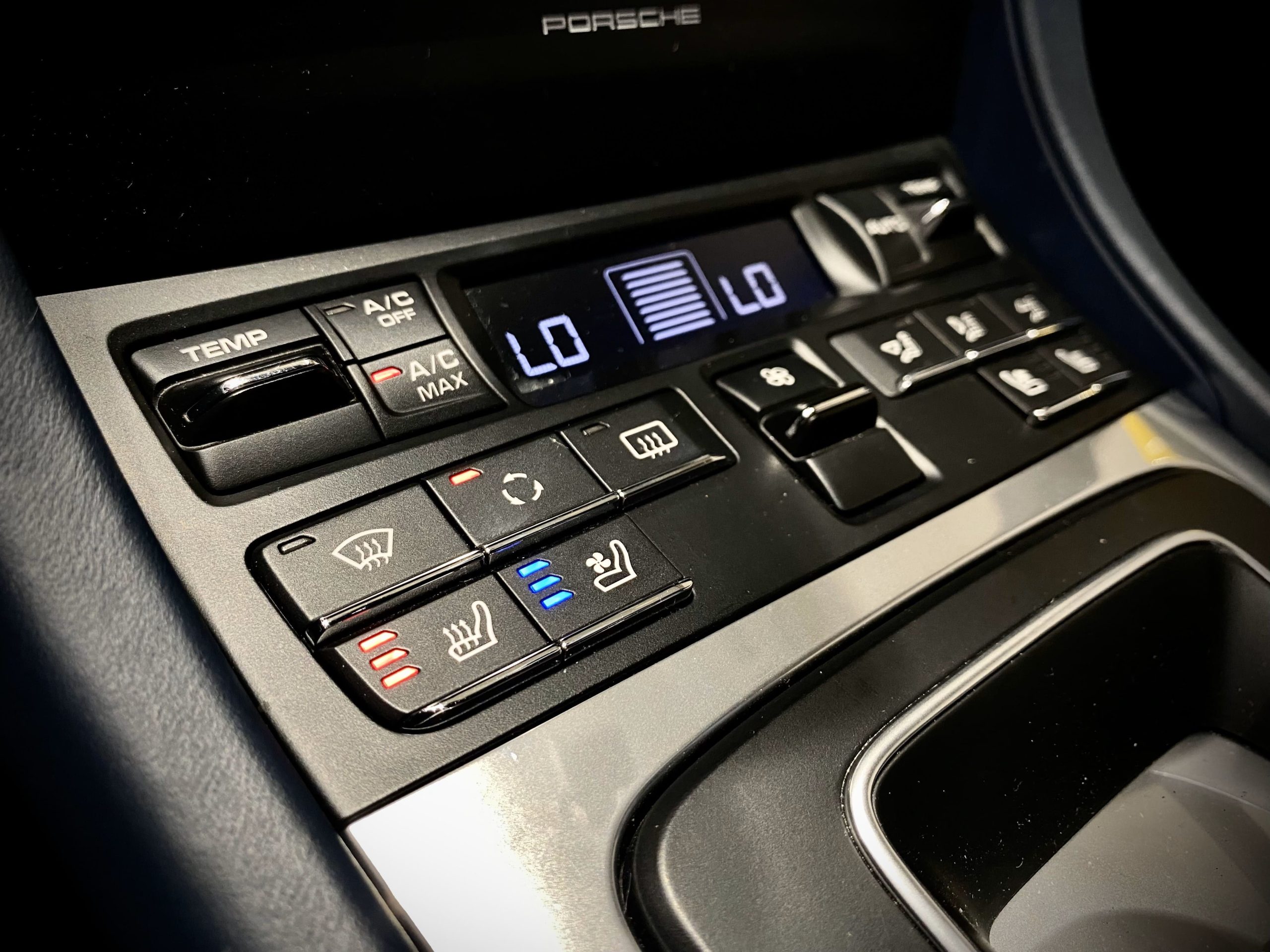 ポルシェ911カレラS（Type991.1）PDK<br>スポーツクロノPKG<br>スポーツエグゾースト<br>電動サンルーフ<br>シートベンチレーション