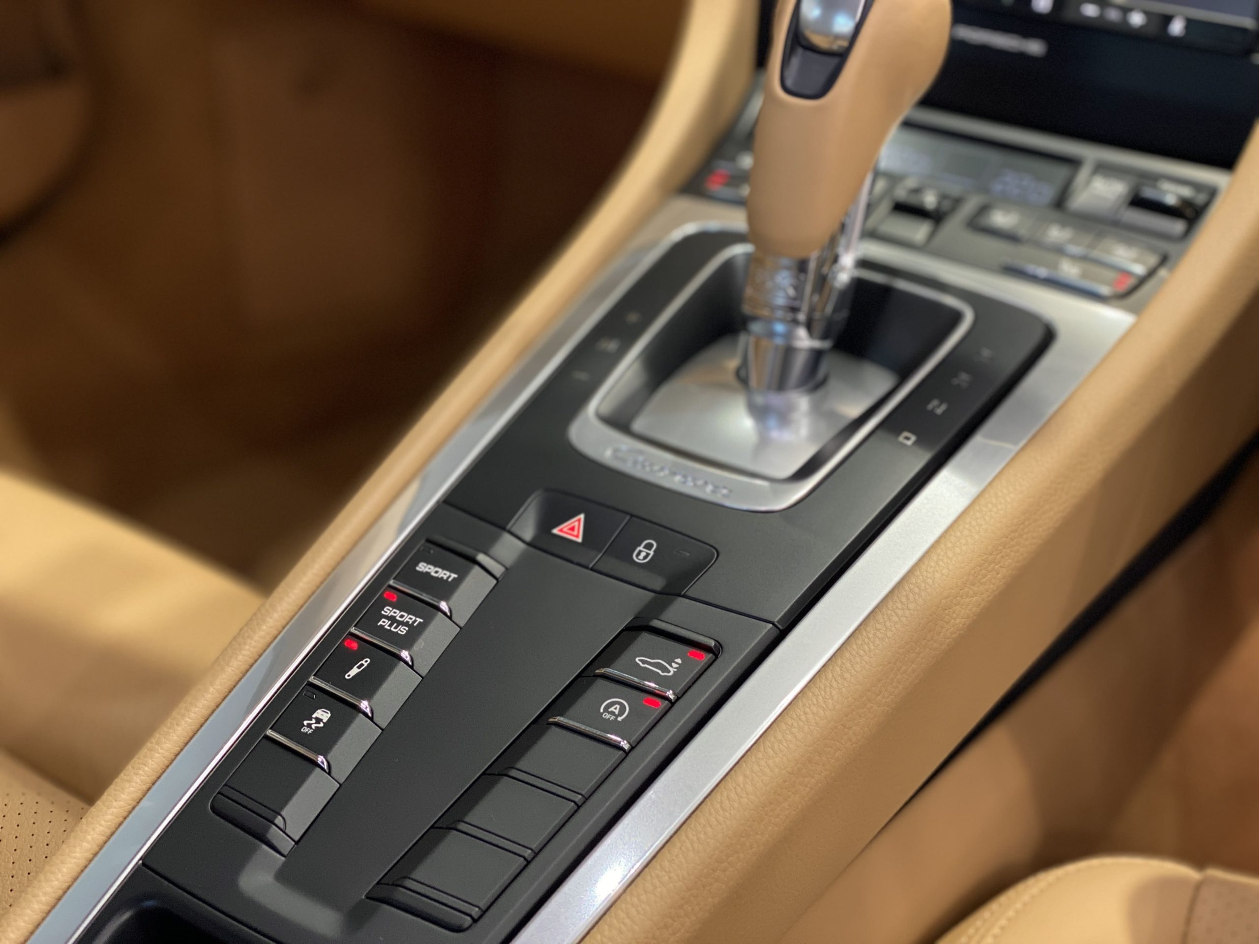 ポルシェ911カレラS（Type991.1）PDK<br>走行7,500km！<br>スポーツクロノPKG<br>スポーツデザインステアリング<br>