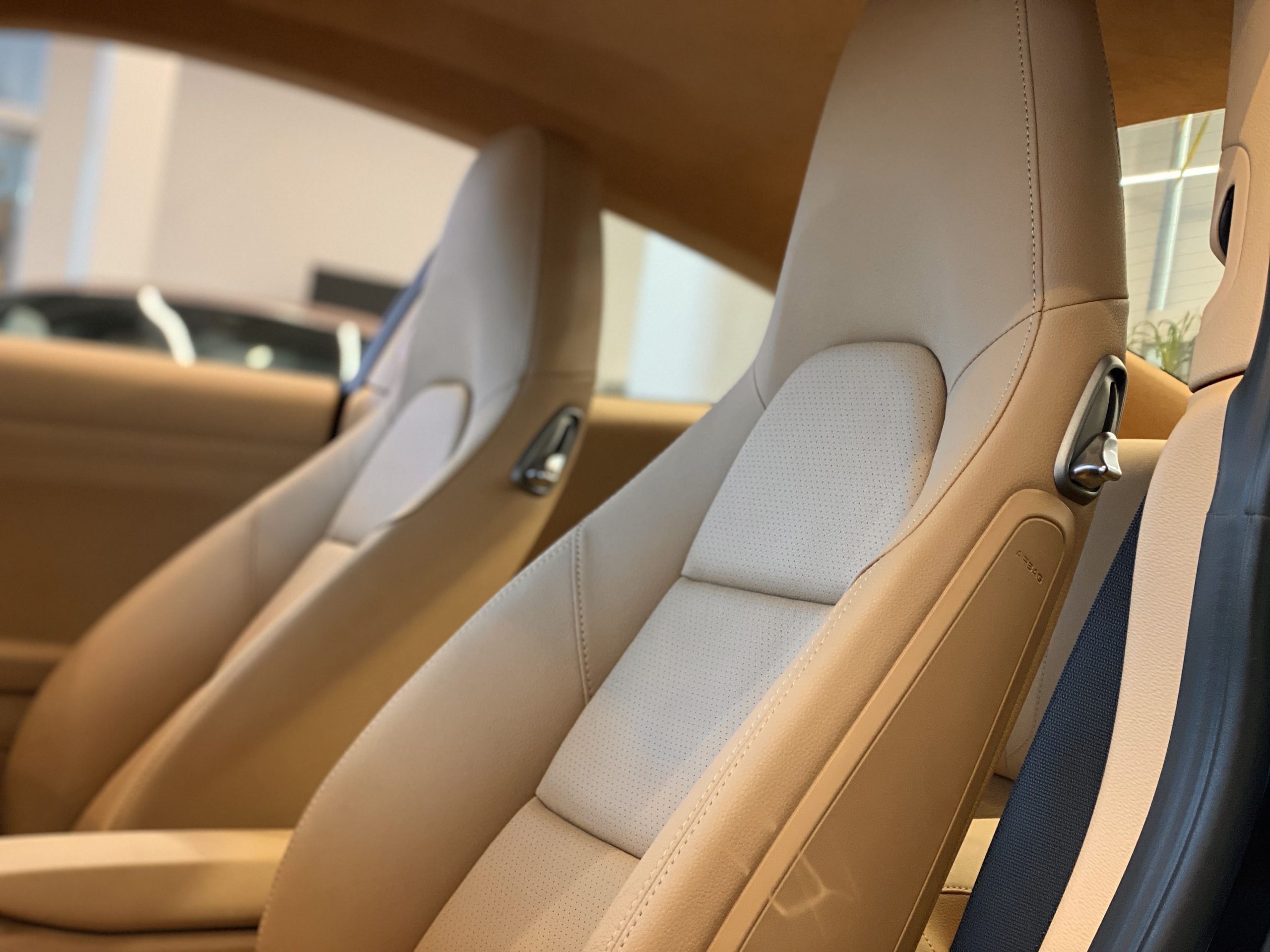 ポルシェ911カレラS（Type991.1）PDK<br>走行7,500km！<br>スポーツクロノPKG<br>スポーツデザインステアリング<br>