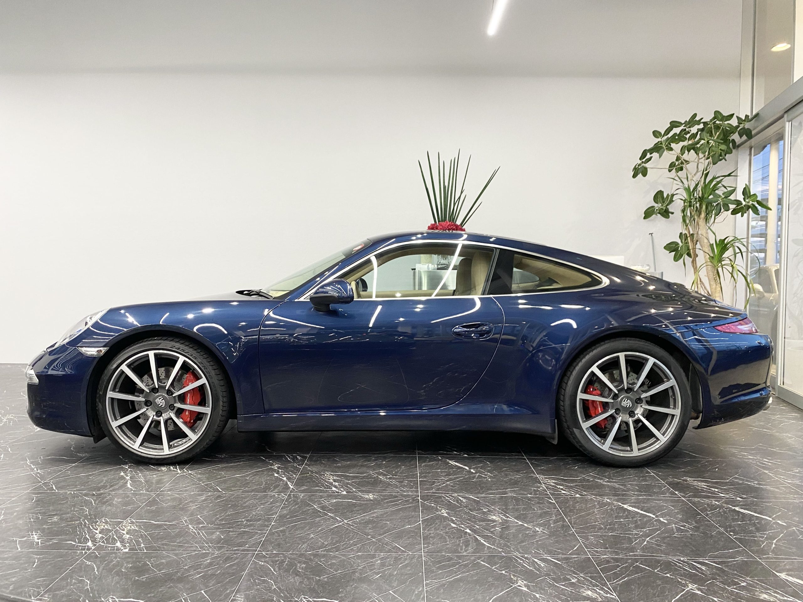 ポルシェ911カレラS（Type991.1）PDK<br>走行7,500km！<br>スポーツクロノPKG<br>スポーツデザインステアリング<br>