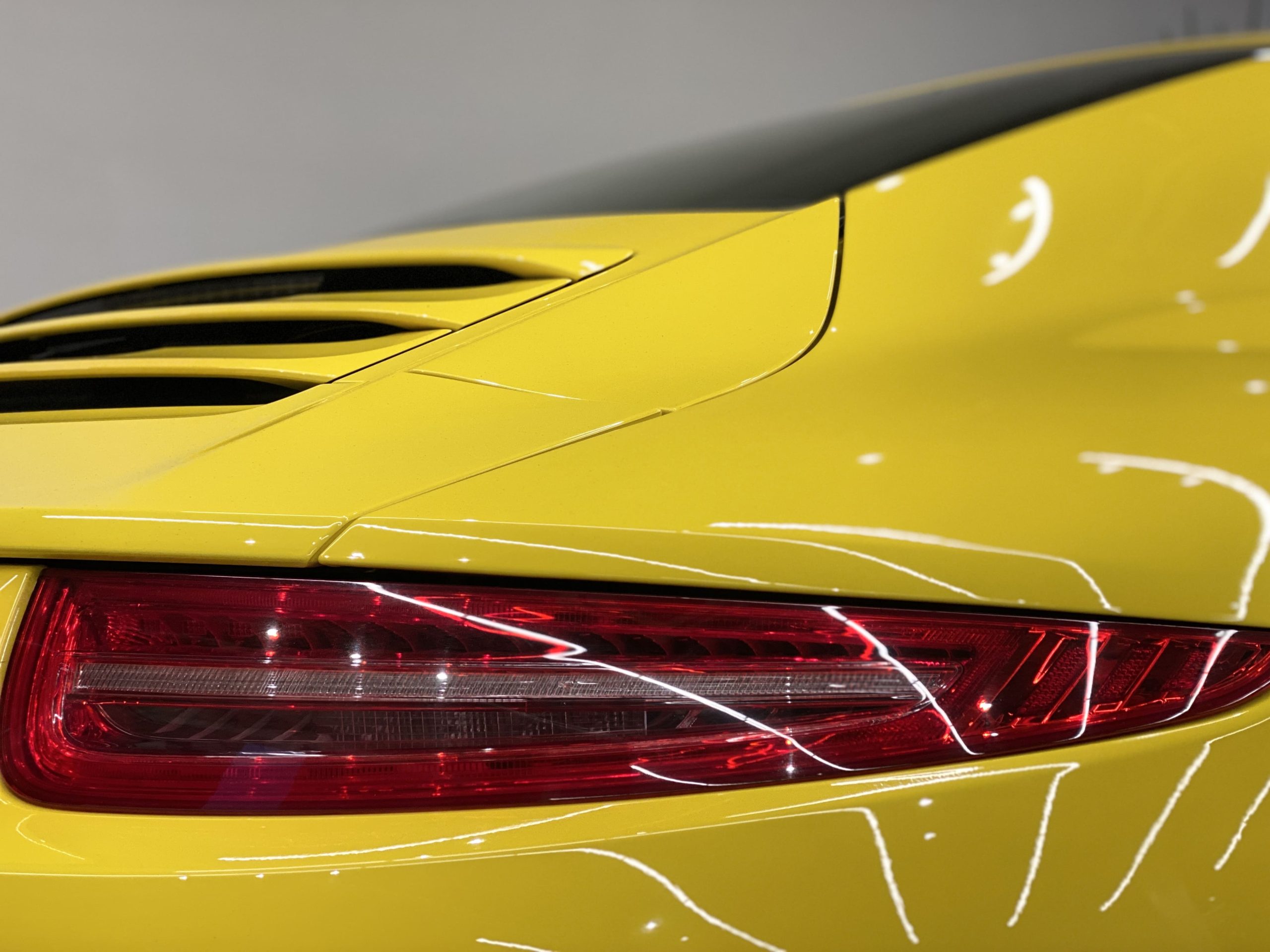 ポルシェ911カレラS（Type991.1）PDK<br>スポーツクロノPKG<br>スポーツエグゾースト<br>電動サンルーフ<br>シートベンチレーション