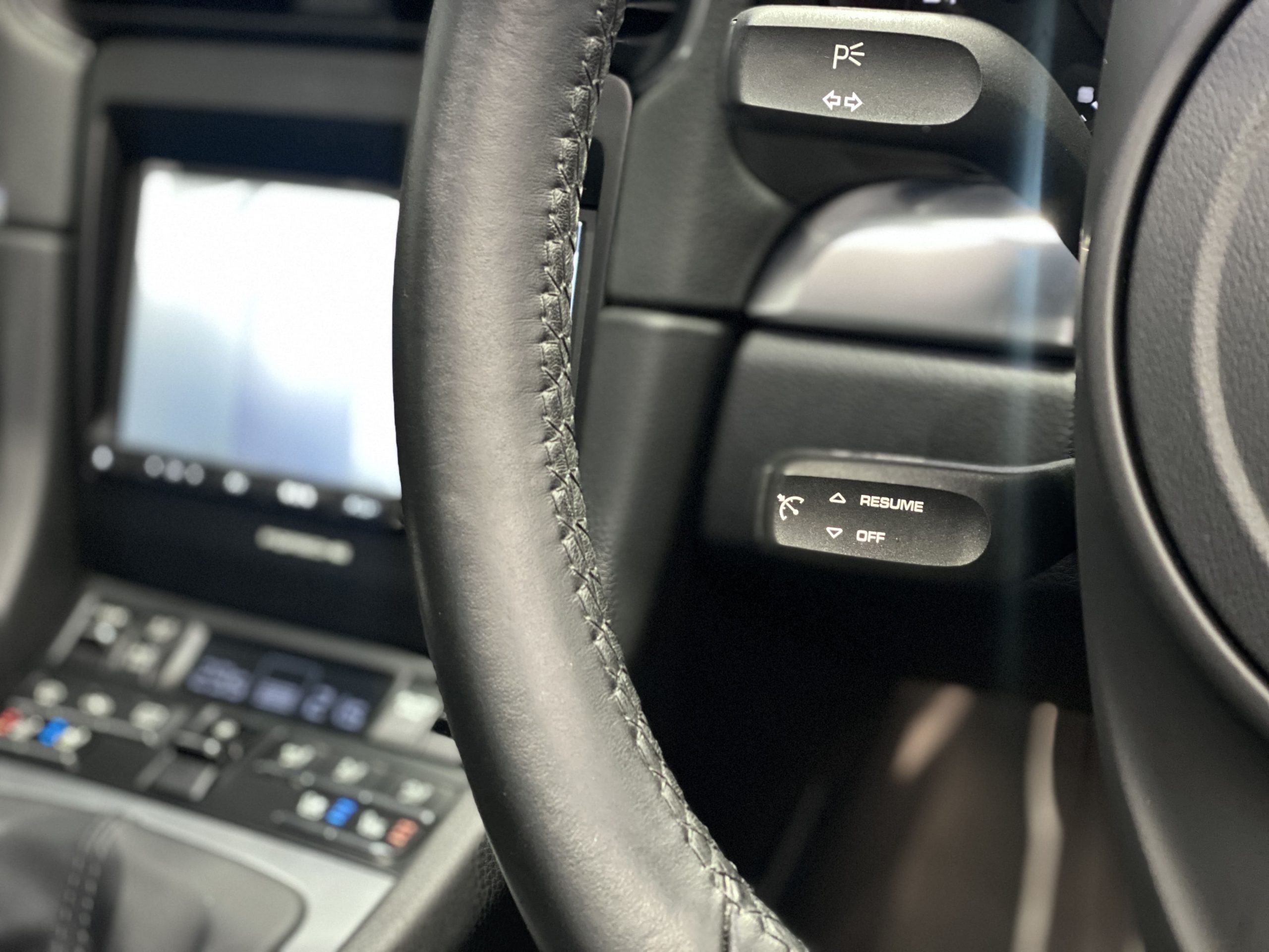 ポルシェ911カレラ（Type991.1）7MT<br>スポーツクロノPKG<br>電動サンルーフ<br>シートベンチレーション＆ヒーター（14Way)