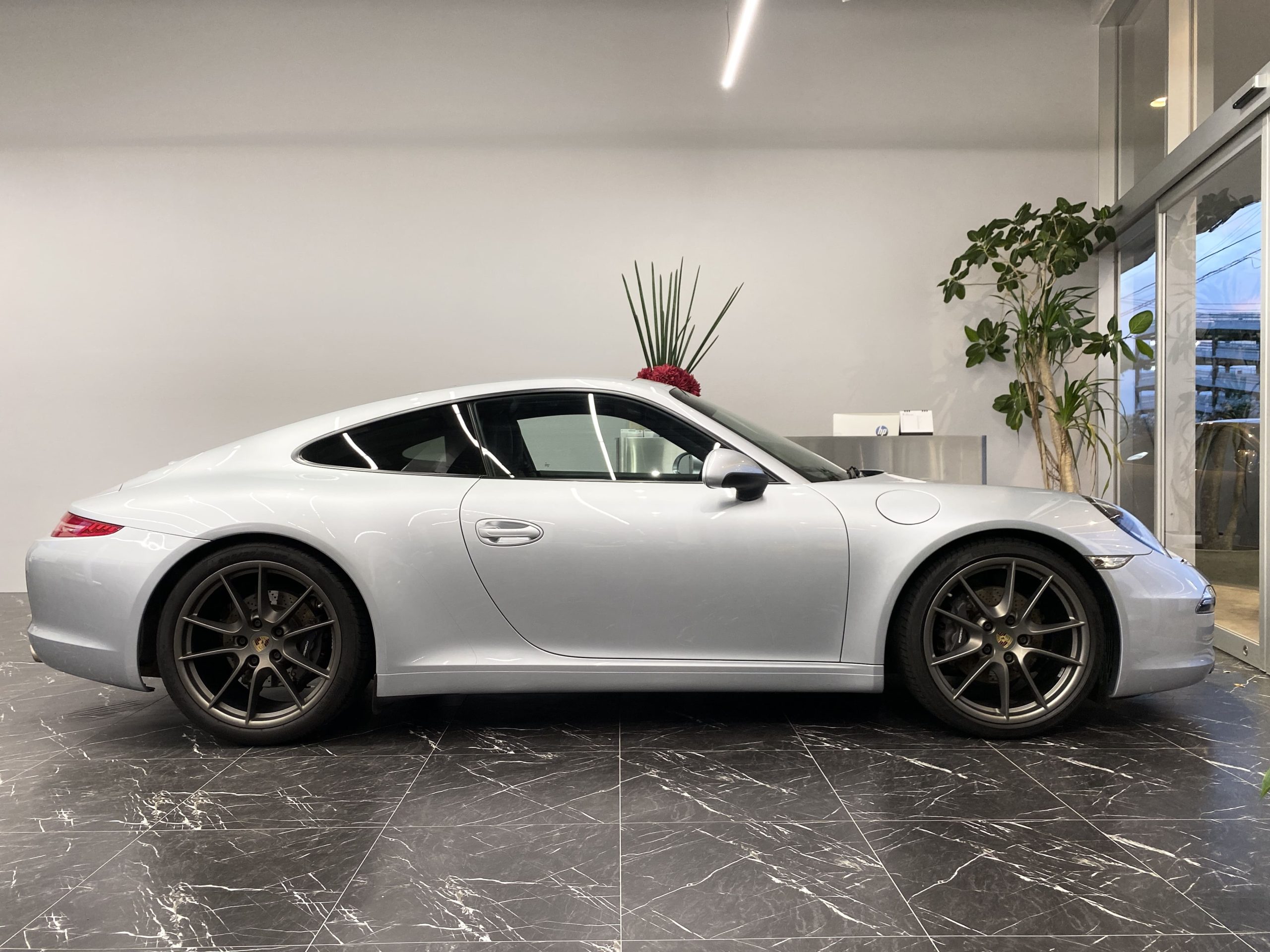 ポルシェ911カレラ（Type991.1）7MT<br>スポーツクロノPKG<br>電動サンルーフ<br>シートベンチレーション＆ヒーター（14Way)