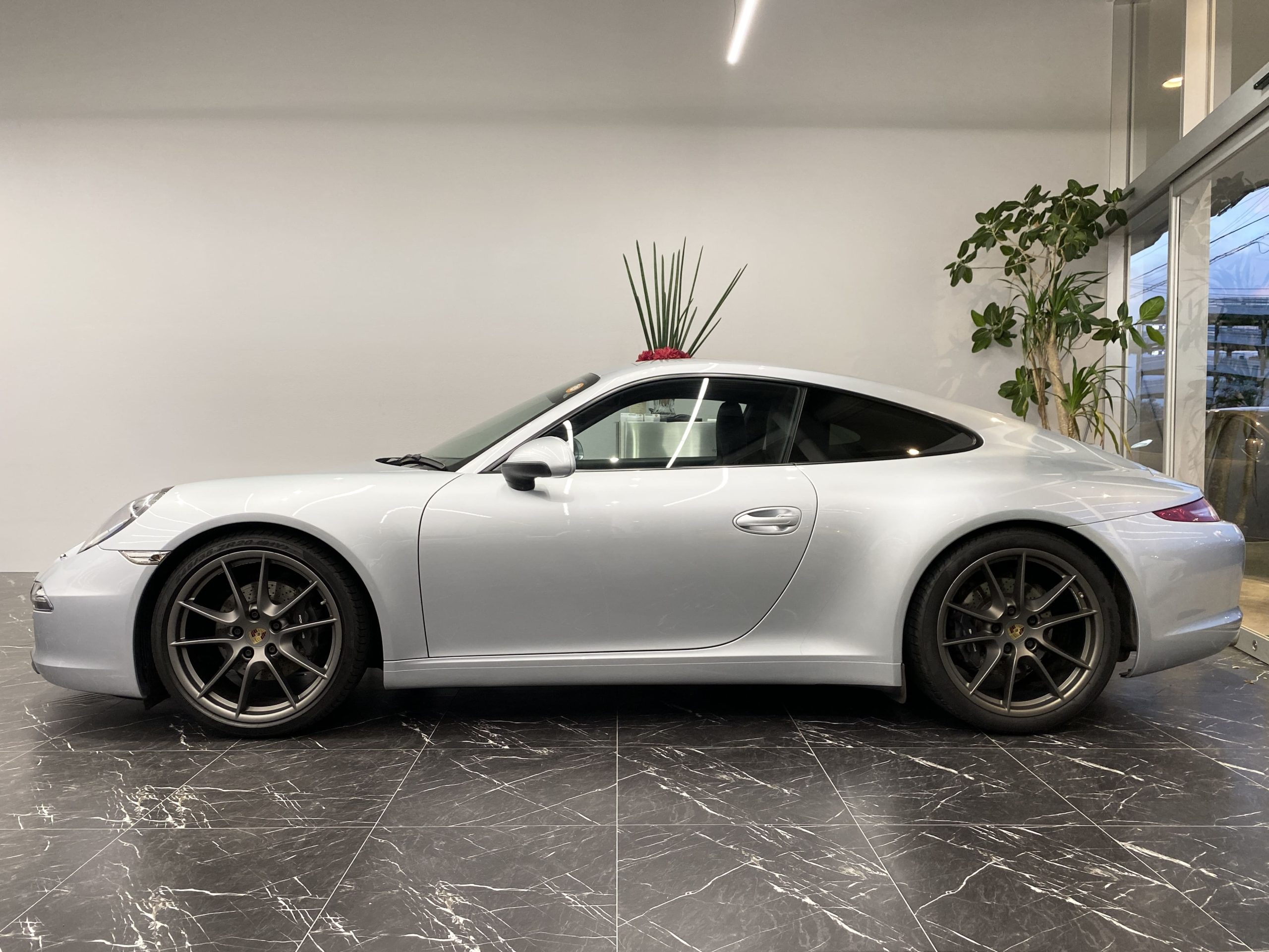 ポルシェ911カレラ（Type991.1）7MT<br>スポーツクロノPKG<br>電動サンルーフ<br>シートベンチレーション＆ヒーター（14Way)