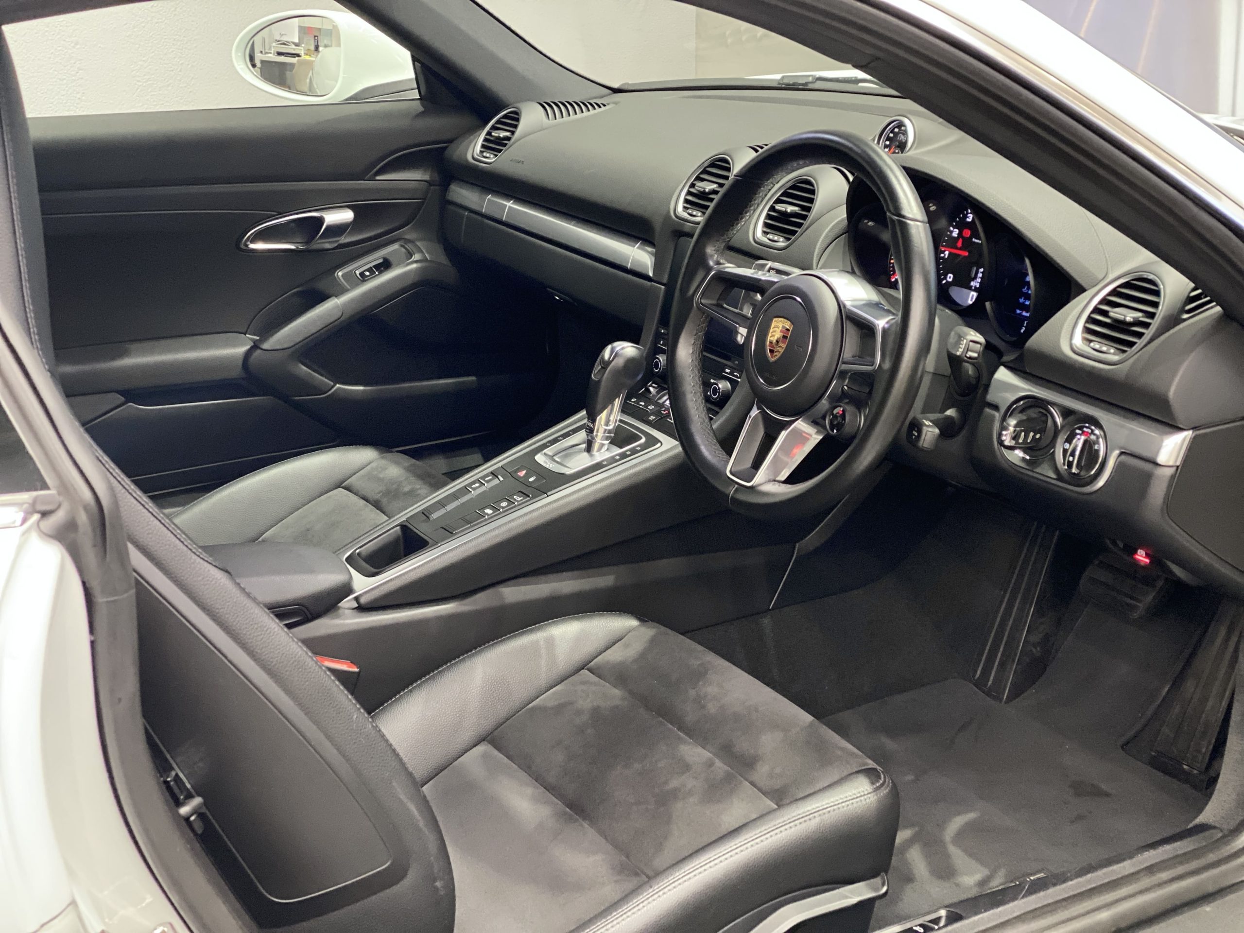 ポルシェ718ケイマン（Type982）PDK<br>スポーツクロノPKG<br>スポーツエグゾースト<br>PASM<br>ペイントオプション