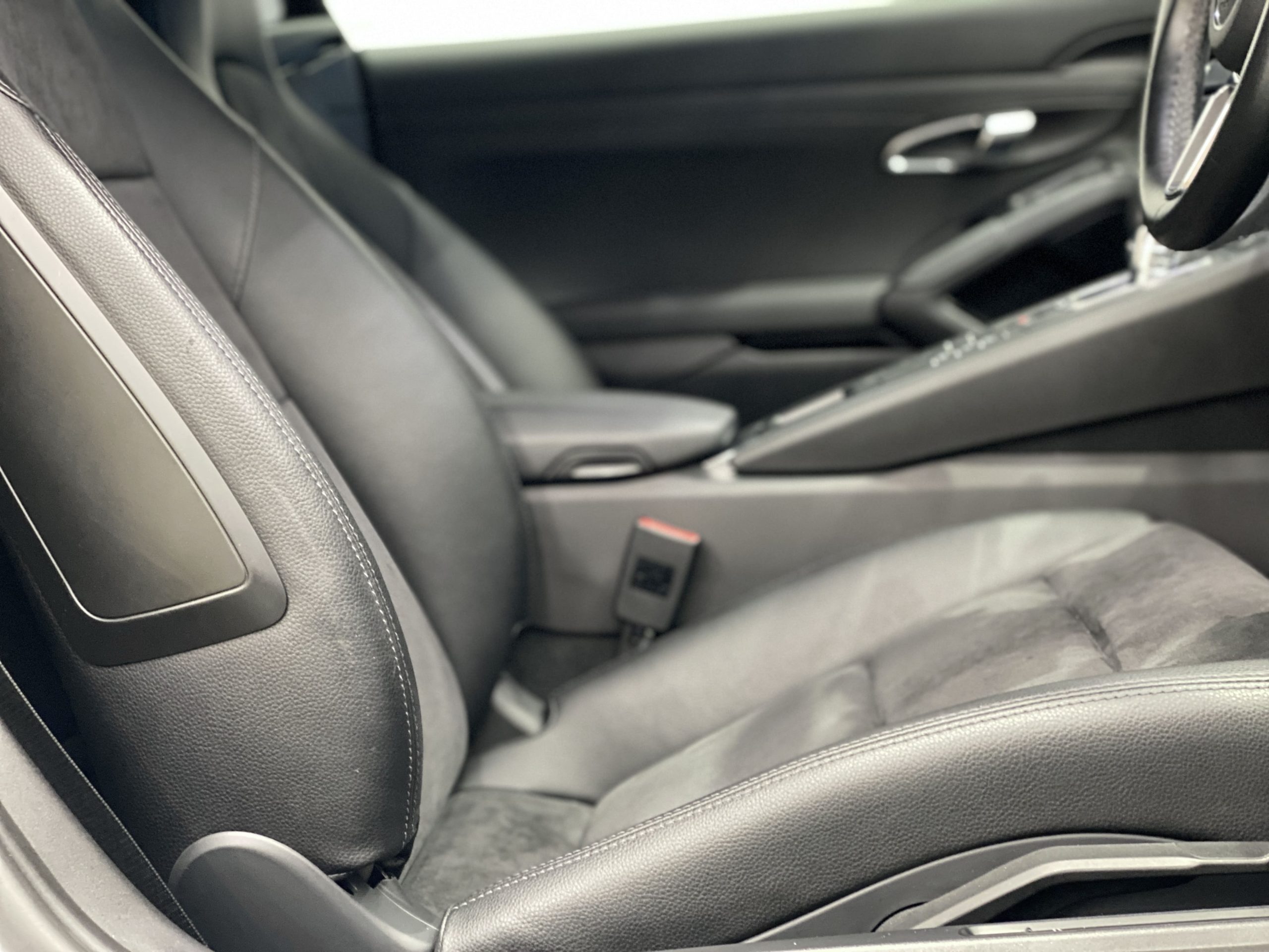 ポルシェ718ケイマン（Type982）PDK<br>スポーツクロノPKG<br>スポーツエグゾースト<br>PASM<br>ペイントオプション