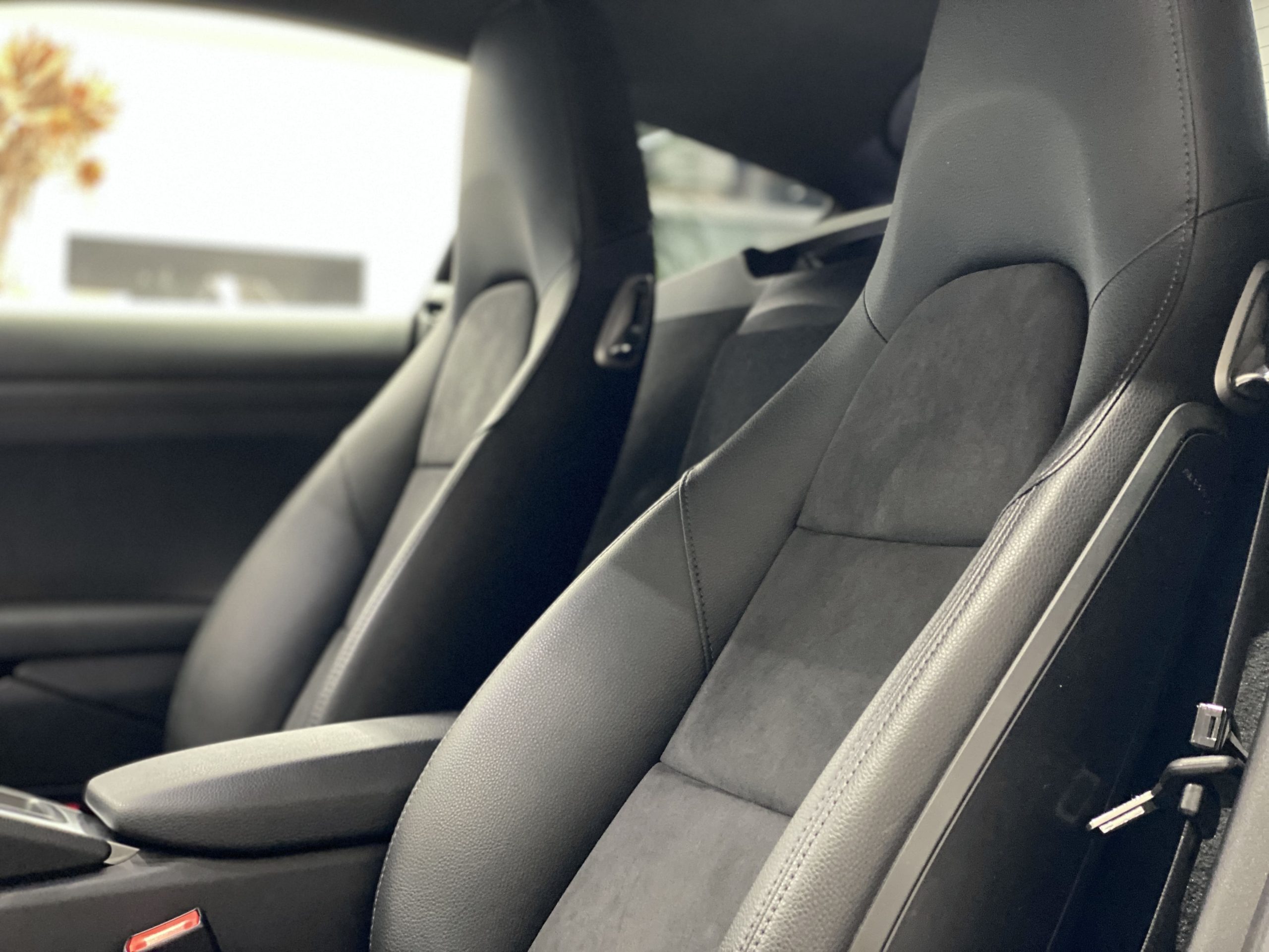 ポルシェ718ケイマン（Type982）PDK<br>スポーツクロノPKG<br>スポーツエグゾースト<br>PASM<br>ペイントオプション