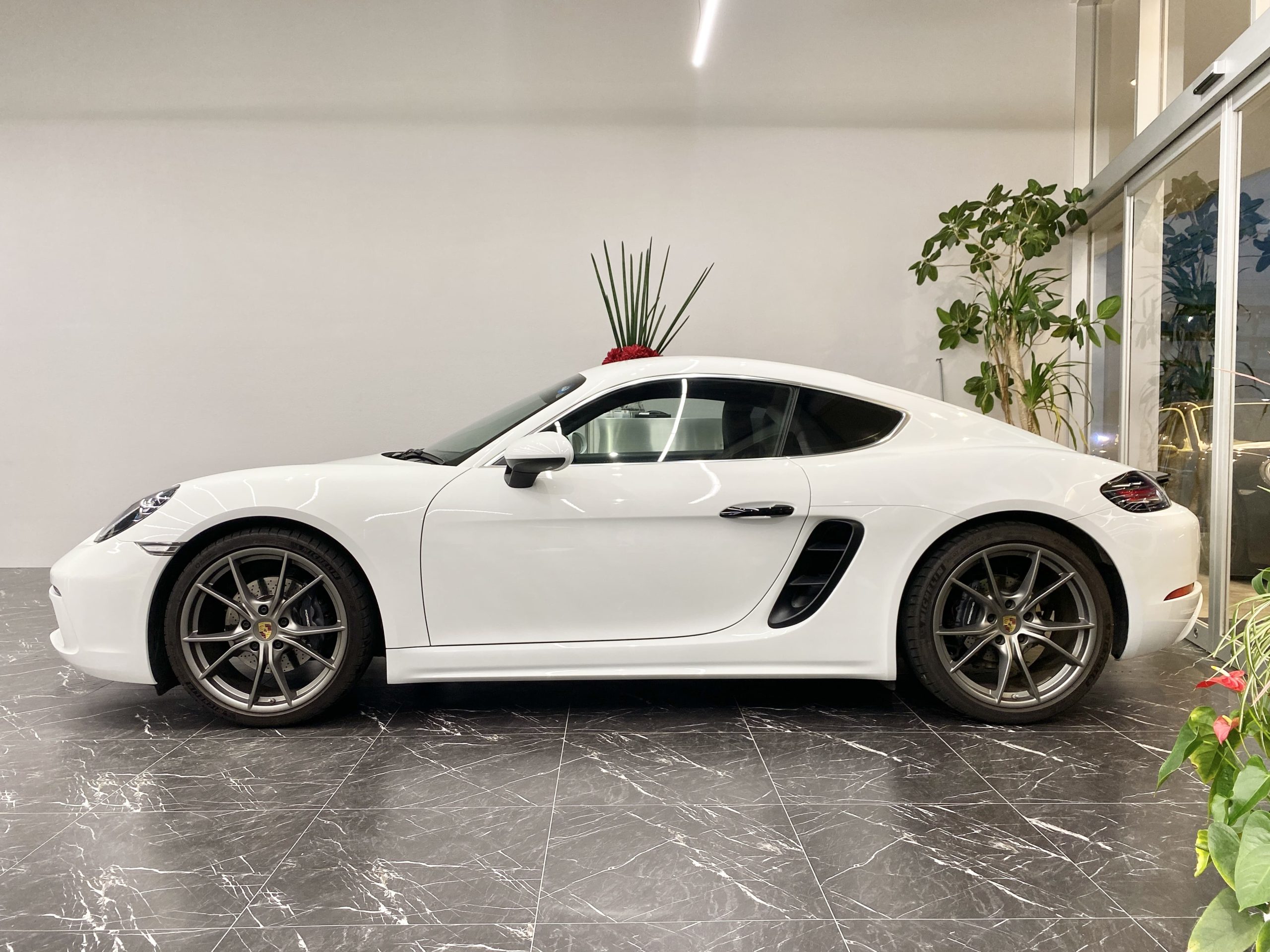 ポルシェ718ケイマン（Type982）PDK<br>スポーツクロノPKG<br>スポーツエグゾースト<br>PASM<br>ペイントオプション