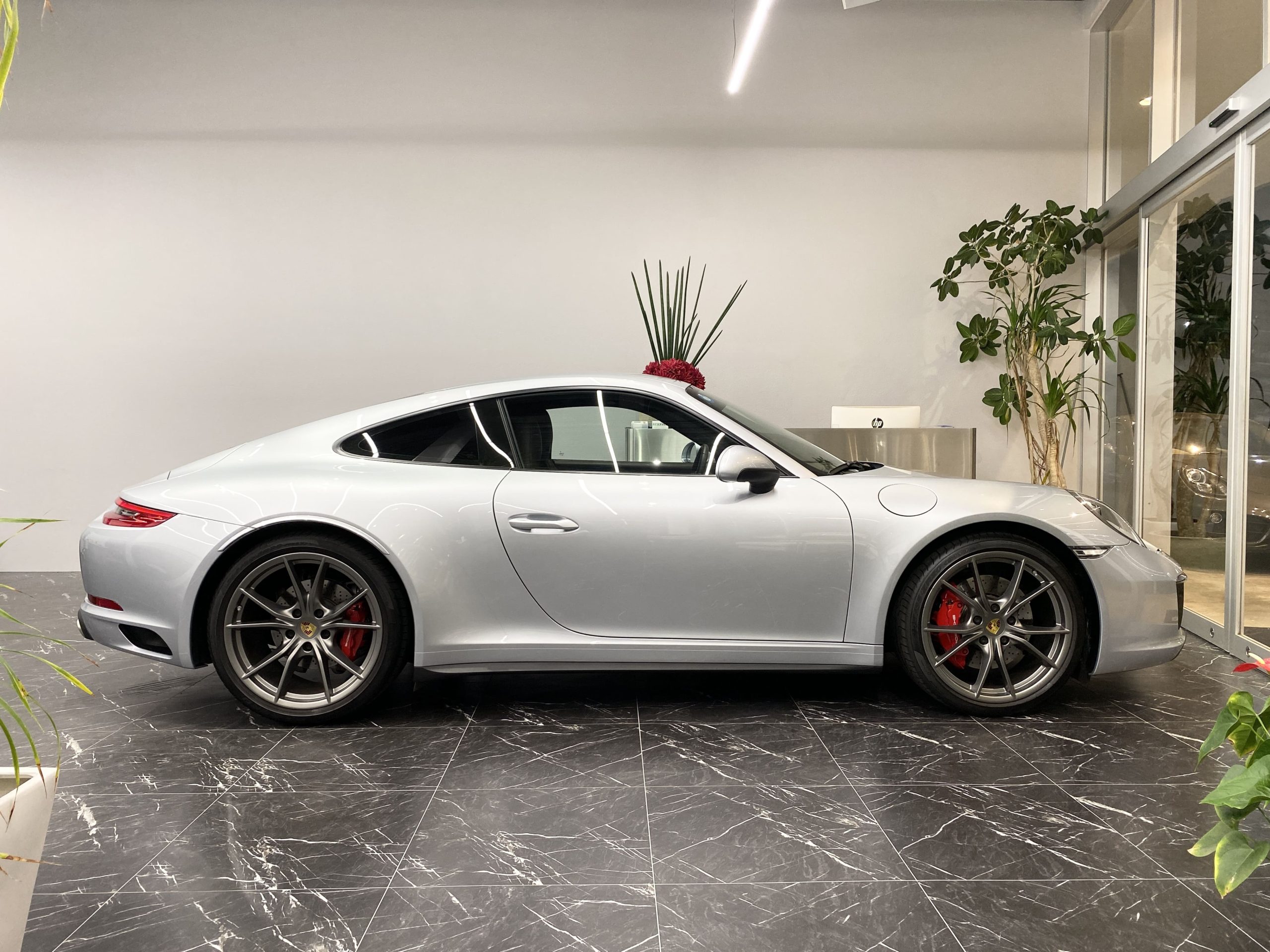 ポルシェ911カレラ4S（Type991.2）PDK<br>スポーツクロノPKG<br>サドルブラウンレザーインテリア