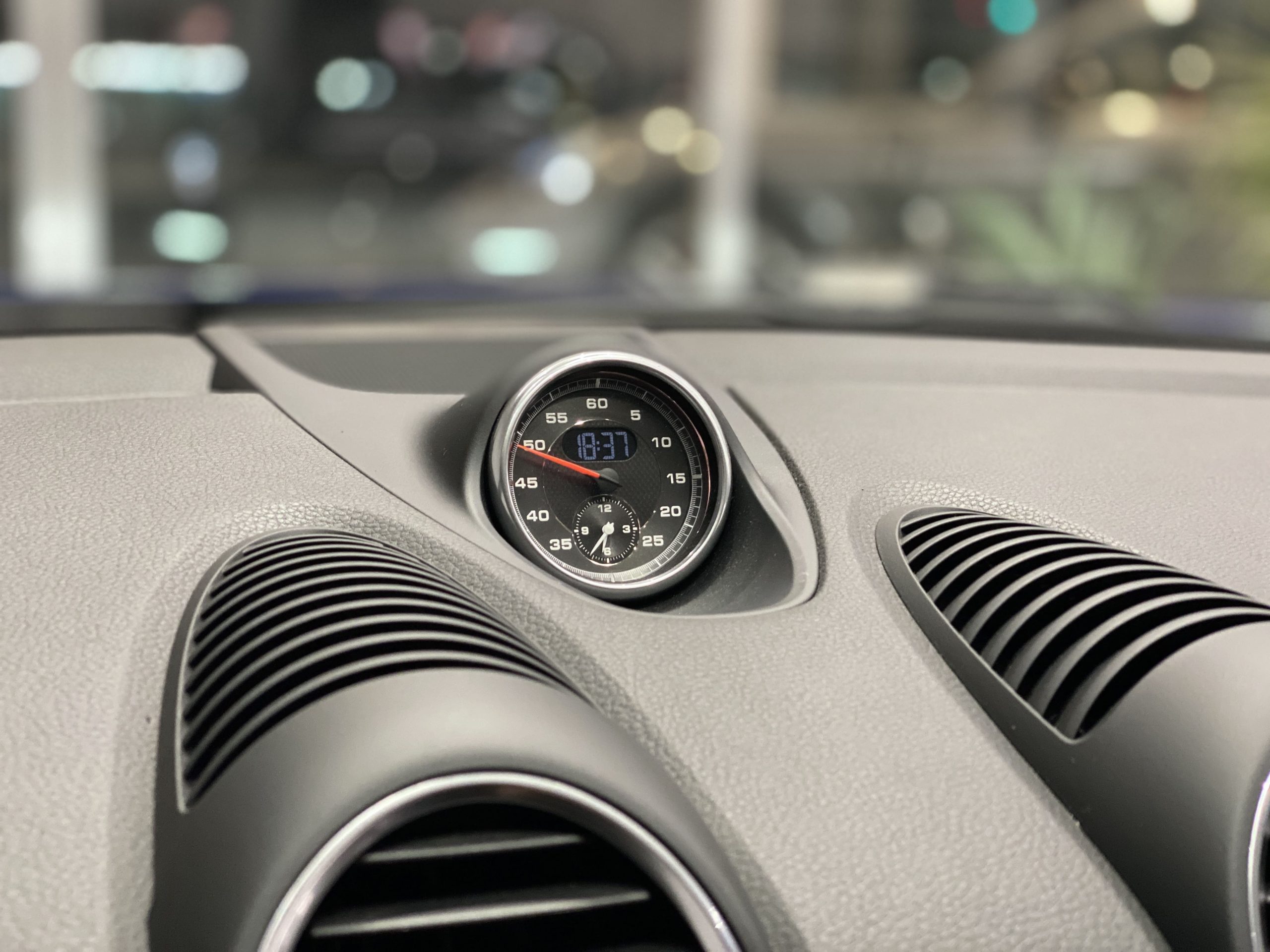 ポルシェ718ケイマン（Type982）PDK<br>スポーツクロノPKG<br>スポーツエグゾースト<br>TVチューナー