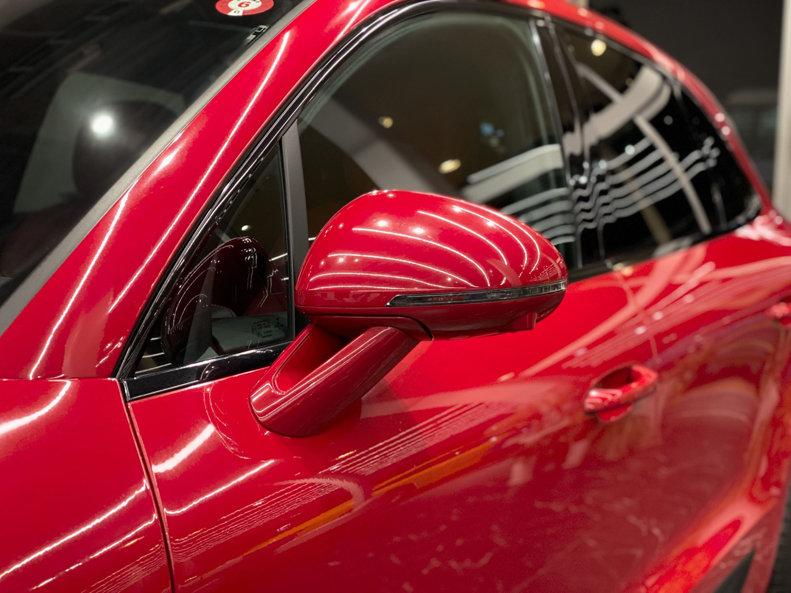 ポルシェマカンGTS PDK<br>ツートンレザーインテリア<br>スポーツエグゾースト<br>PDLS+付LEDヘッドライト<br>レーンチェンジアシスト