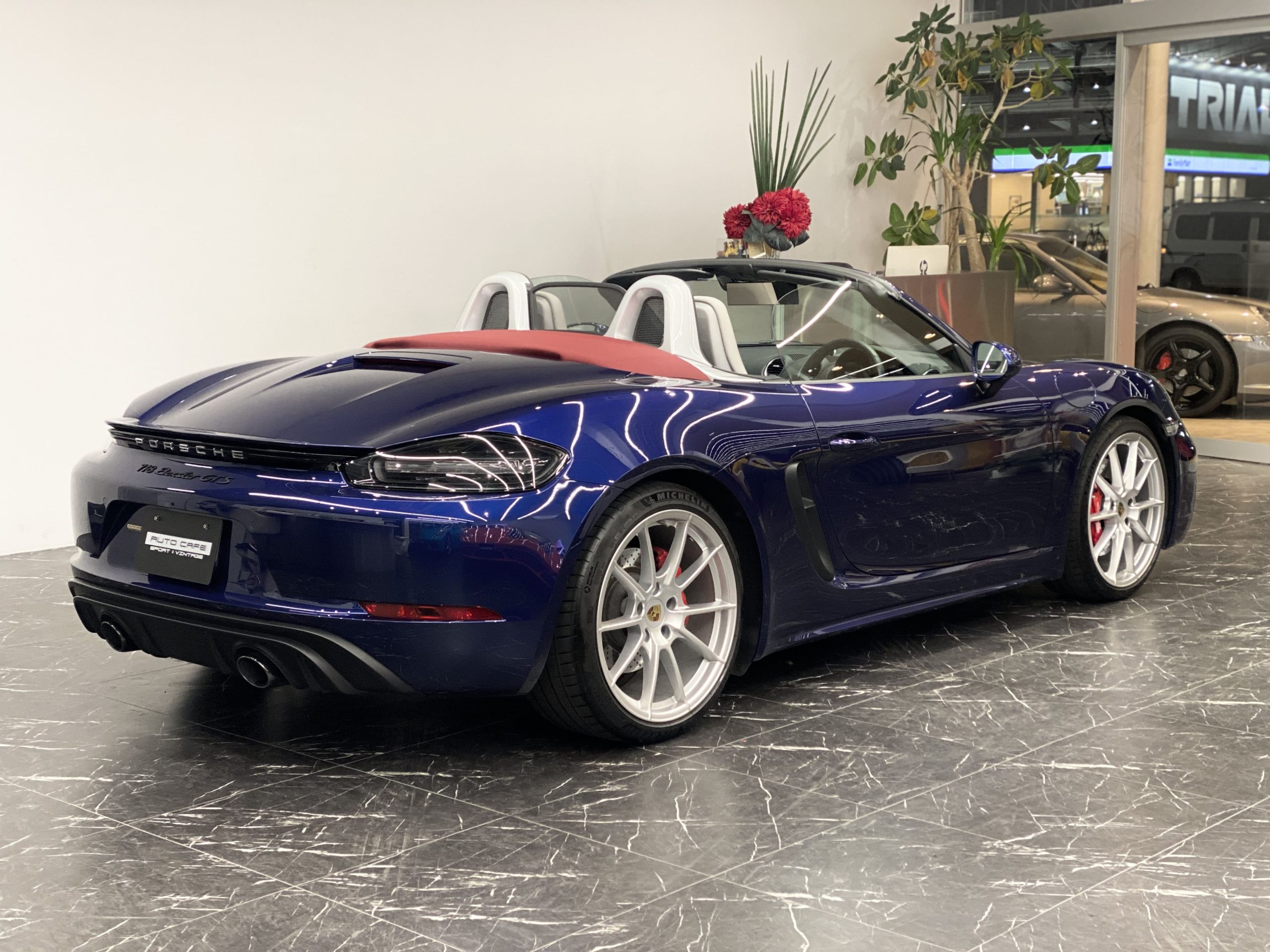 ポルシェ718ボクスターGTS4.0（Type982）6MT<br>ツートンレザーインテリア<br>スポーツクロノPKG<br>スポーツエグゾースト<br>シートベンチレーション＆ヒーター