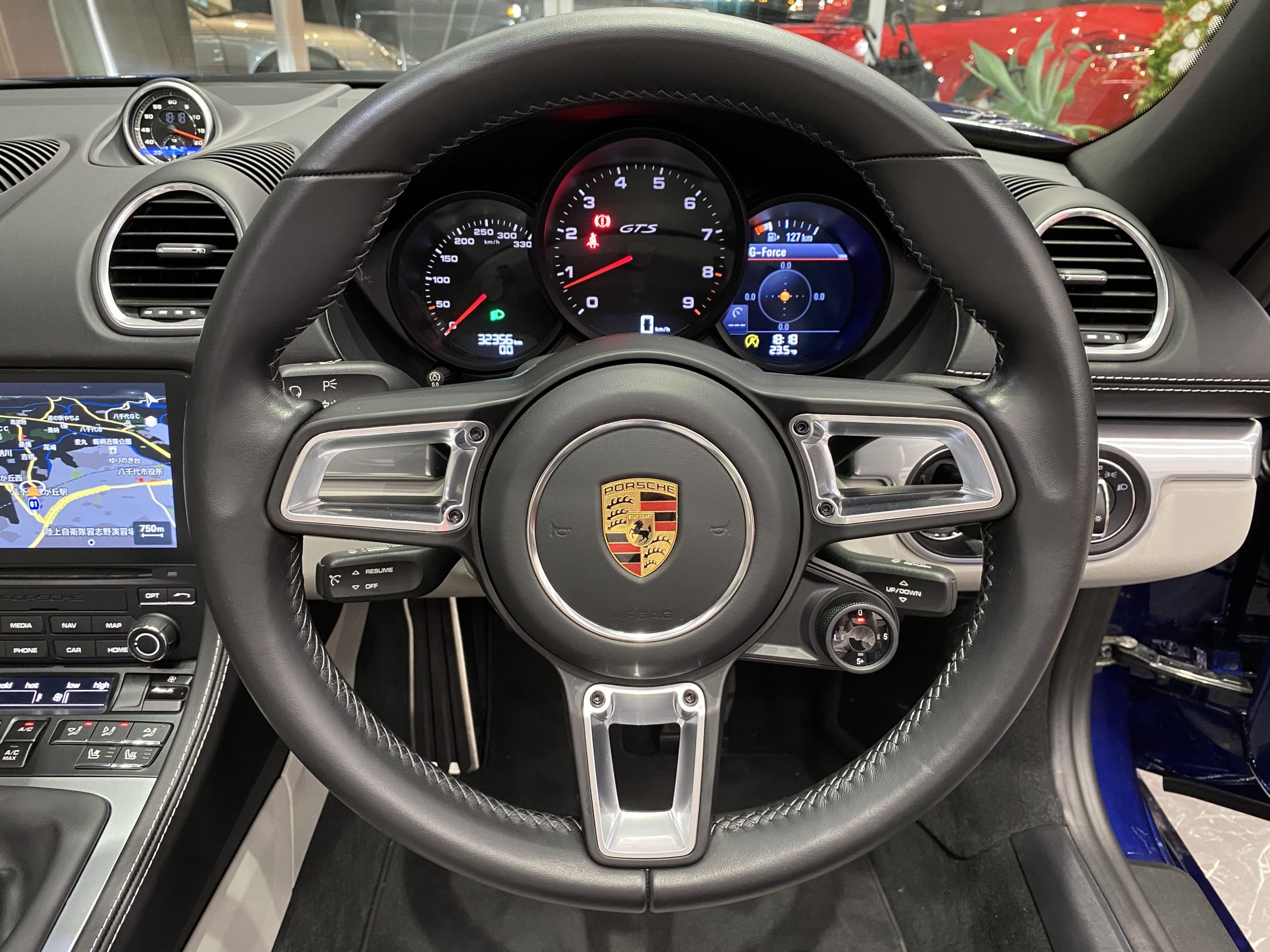 ポルシェ718ボクスターGTS4.0（Type982）6MT<br>ツートンレザーインテリア<br>スポーツクロノPKG<br>スポーツエグゾースト<br>シートベンチレーション＆ヒーター