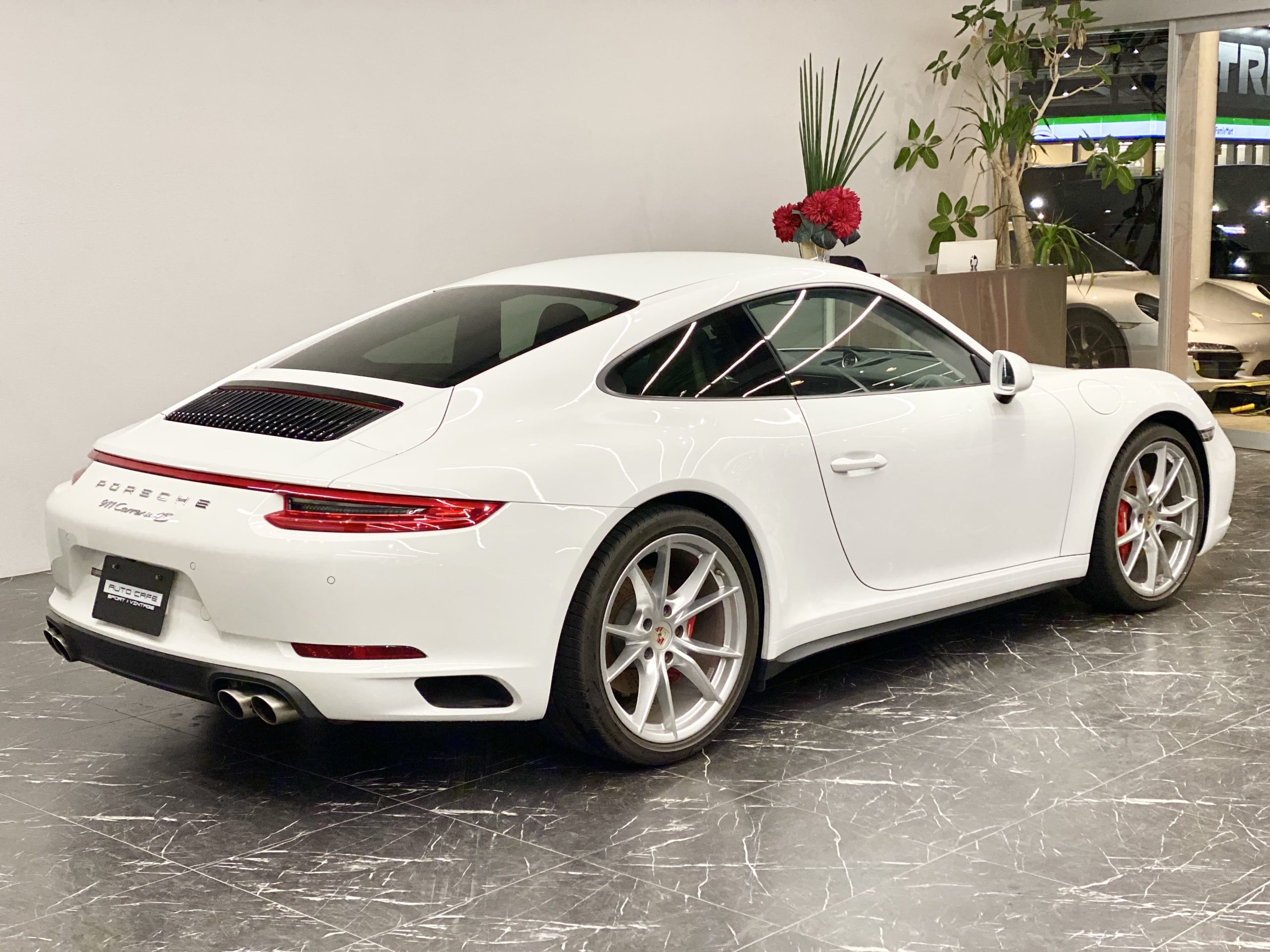 ポルシェ911カレラ4S（Type991.2）<br>左ハンドル7MT仕様<br>スポーツクロノパッケージ<br>20インチカレラSホイール