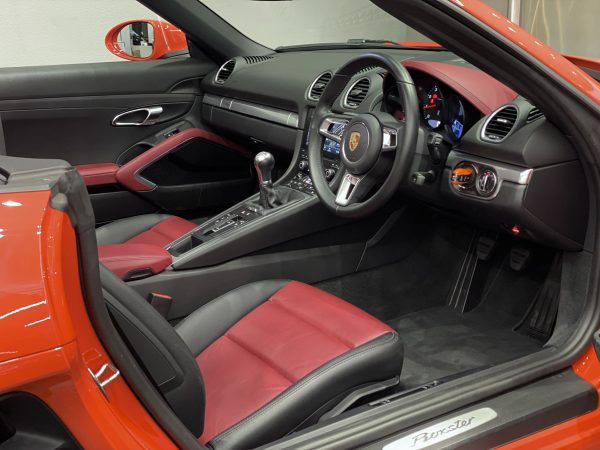 ポルシェ　718ボクスター　982　マニュアル　黒赤革　個性的　高品質なポルシェ　高品質な中古車　千葉県　有名なポルシェ専門　ラバオレンジ